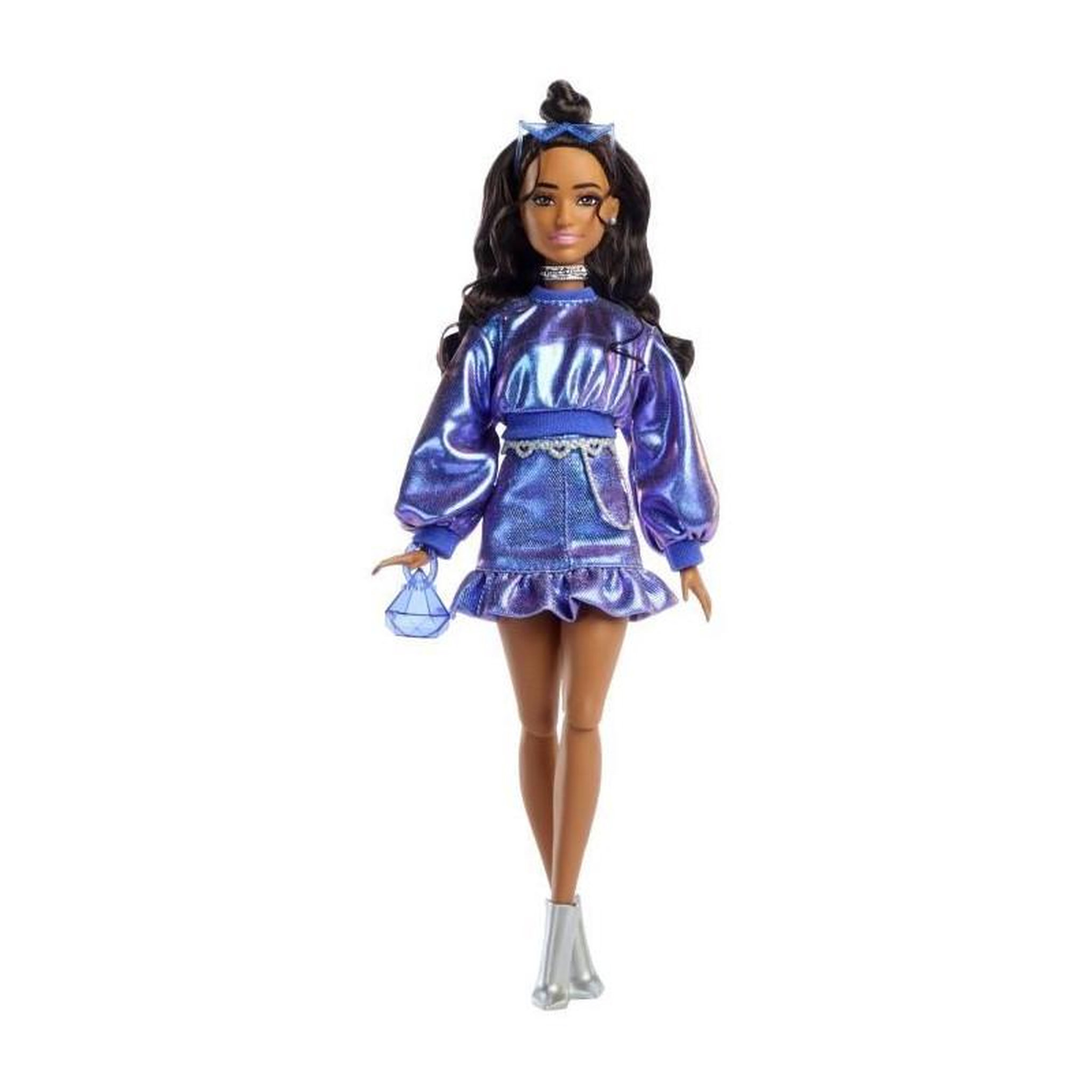 Voir la diapositive 3 : BARBIE Barbie - Poupée Deluxe Style - Haut et jupe bleu métallisé - Brune - Barbie - JFP42