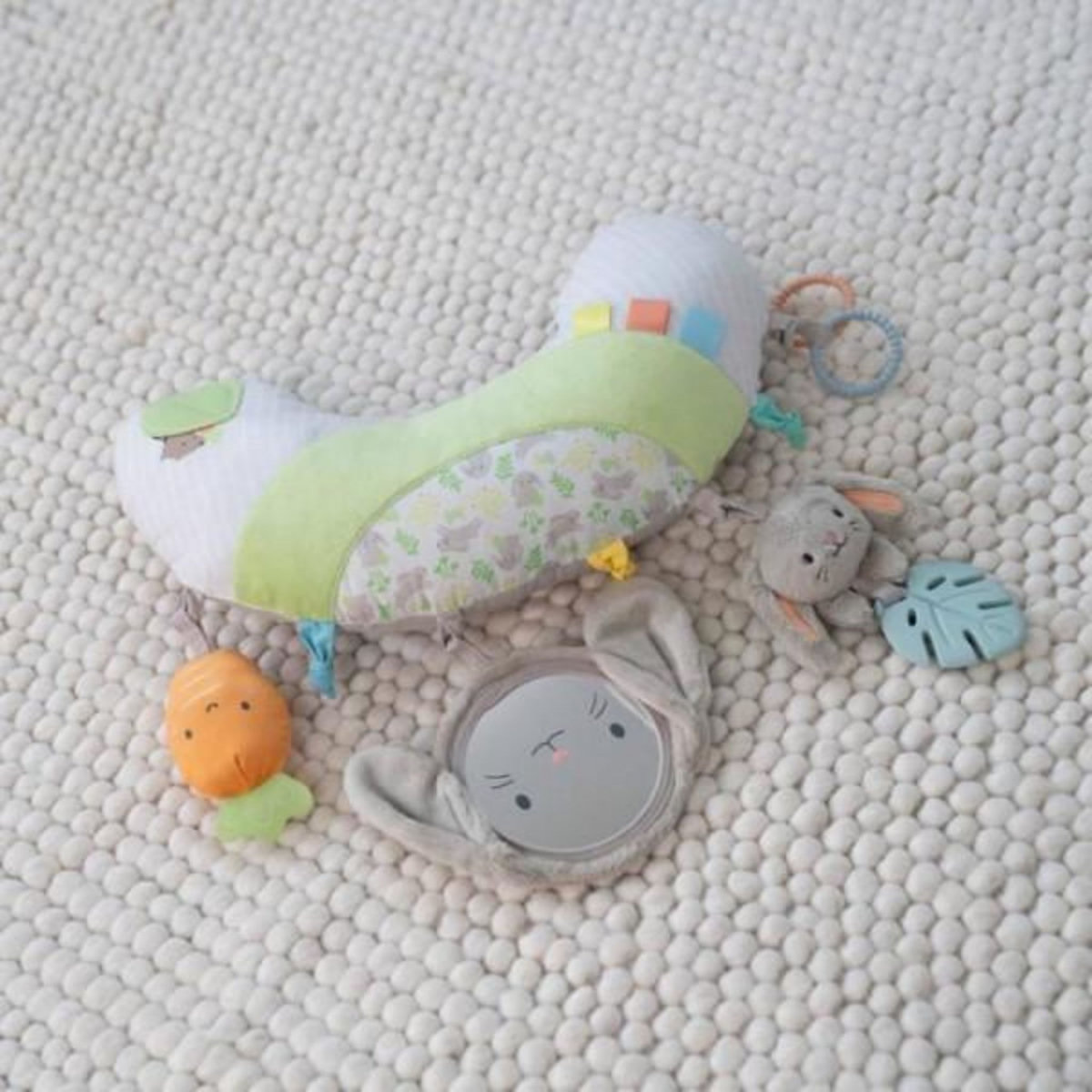 MARKET24 INGENUITY Tapis d'éveil au sol bébé Sylvi pour le temps passé sur le ventre plus long avec jouets mutil sensoriels