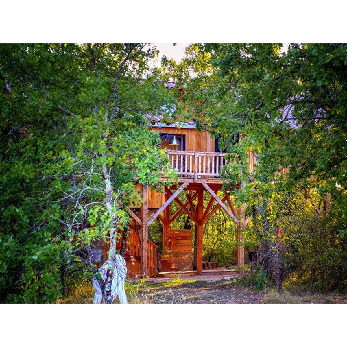 Smartbox 2 jours insolites pour 3 en cabane perchée dans les arbres avec bain bouillonnant près de Montauban - Coffret Cadeau Séjour