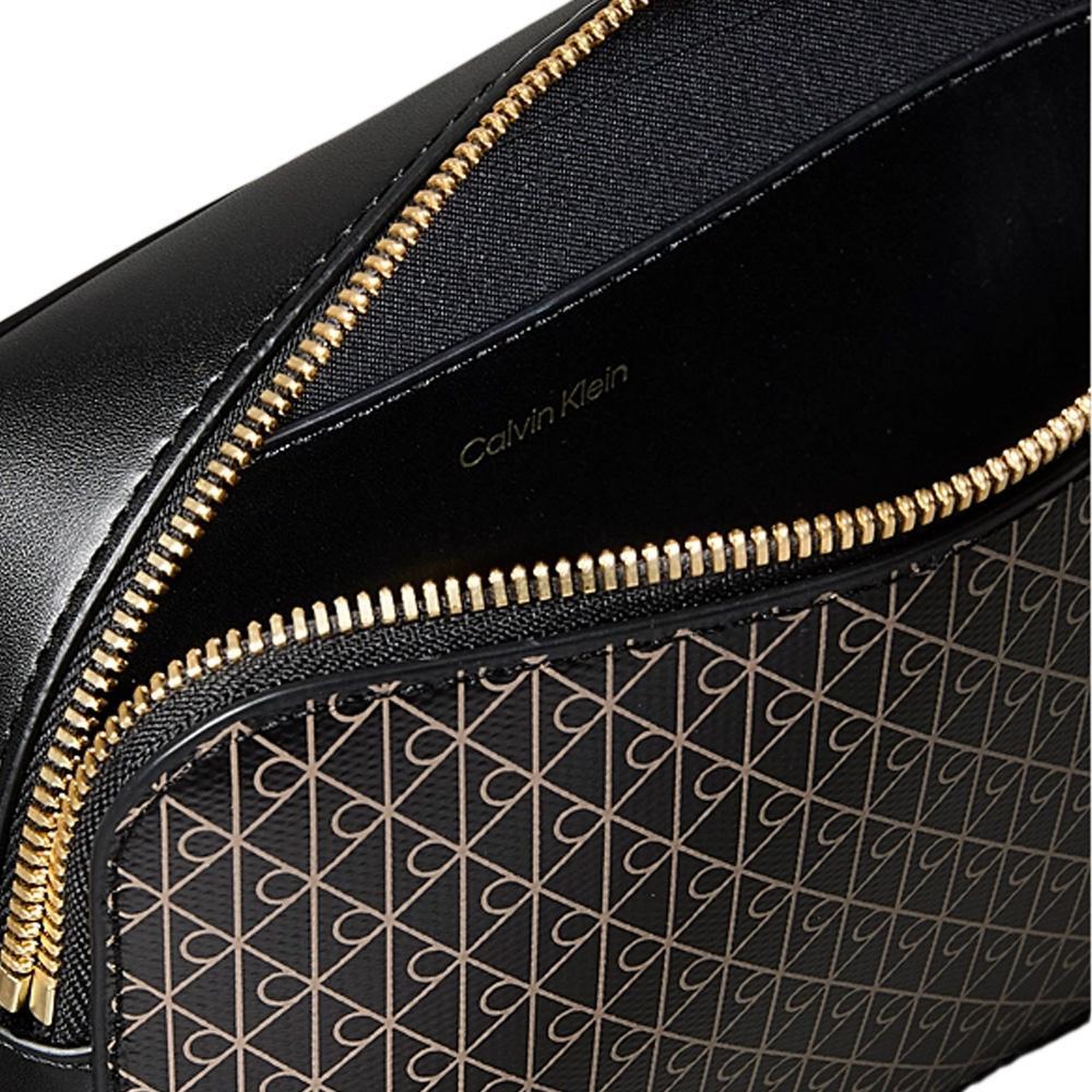 Voir la diapositive 3 : CALVIN KLEIN JEANS Sac à bandoulière Noir Femme Calvin Klein Jeans Emblem Aop Elongated
