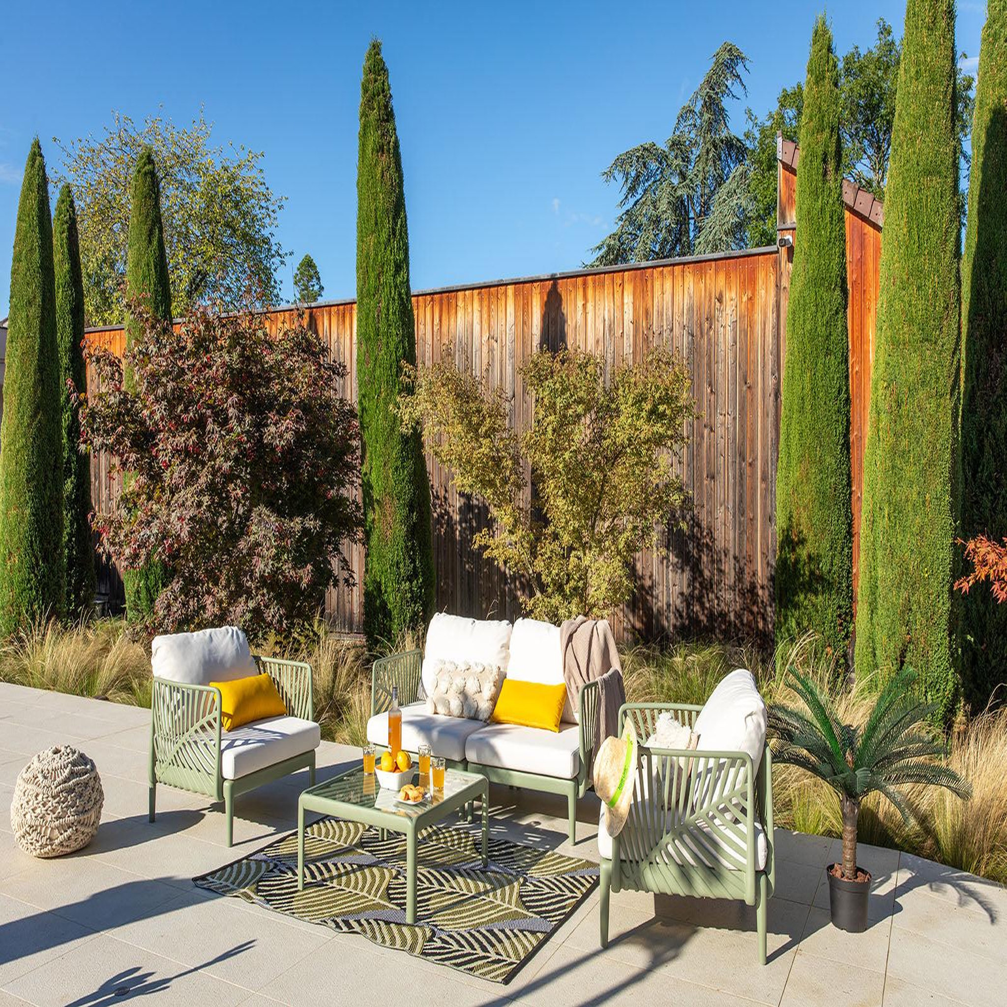 Voir la diapositive 3 : Jardiline HENDERSON - Salon de Jardin en résine PP 50% recyclé avec coussin