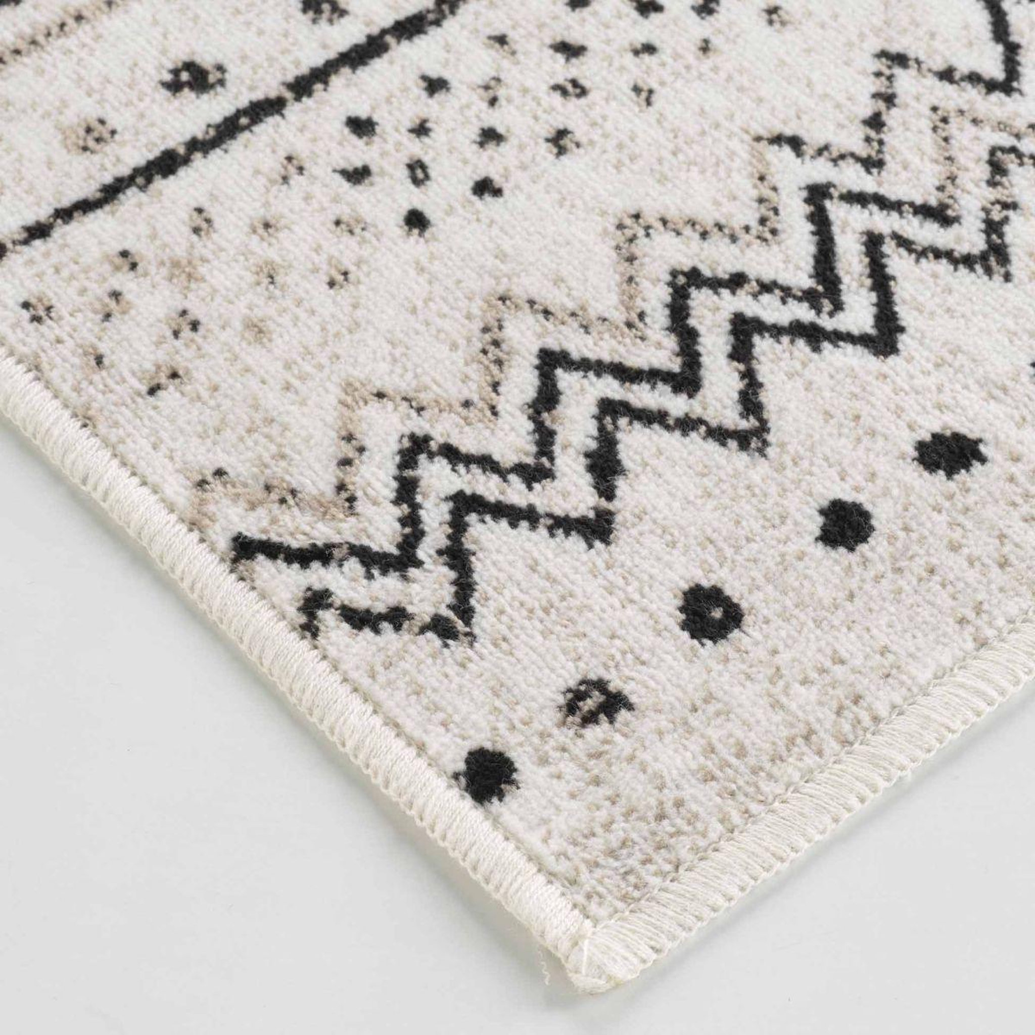 Voir la diapositive 2 : Douceur d'Intérieur Tapis déco  tallulah  68x110cm naturel
