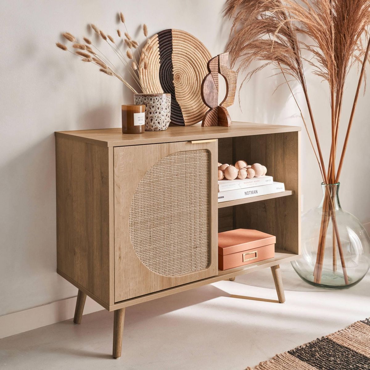 SWEEEK Buffet de rangement décor bois cannage arrondis. Eva. 1 portes réversible. deux niveaux. buffet bas.  L80 x l39 x H65.8cm