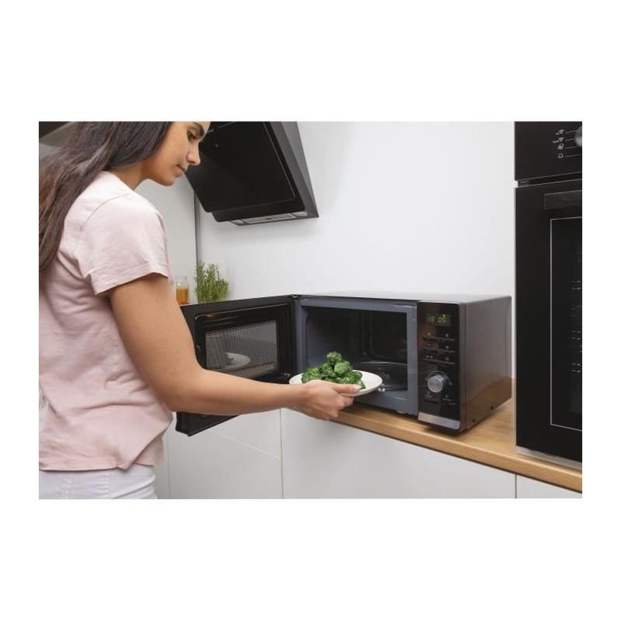Voir la diapositive 6 : Candy Micro-ondes gril 20l 900w noir - cmga23tndb