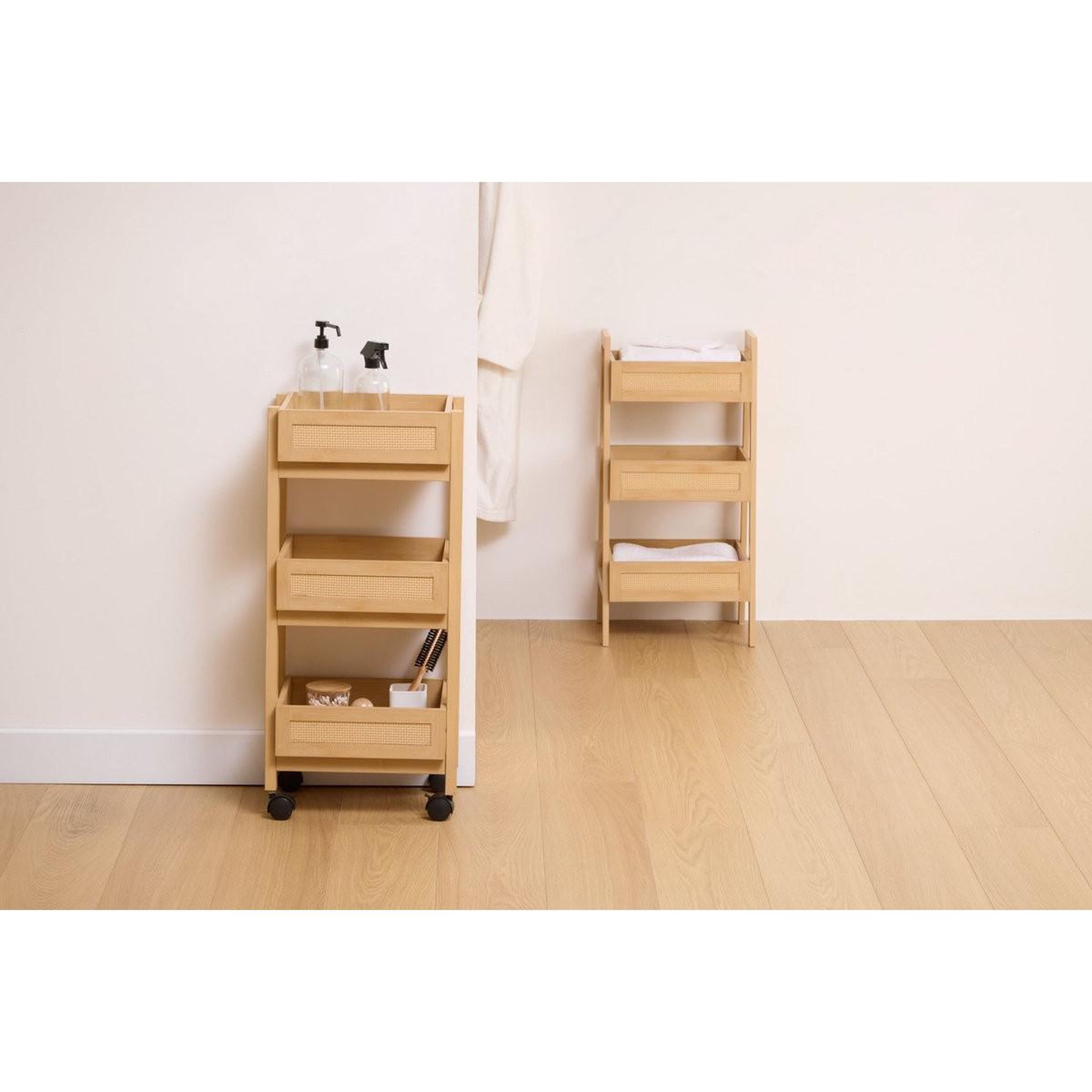 Voir la diapositive 3 : FIVE Desserte salle de bain 3 niveaux  cane  85cm naturel