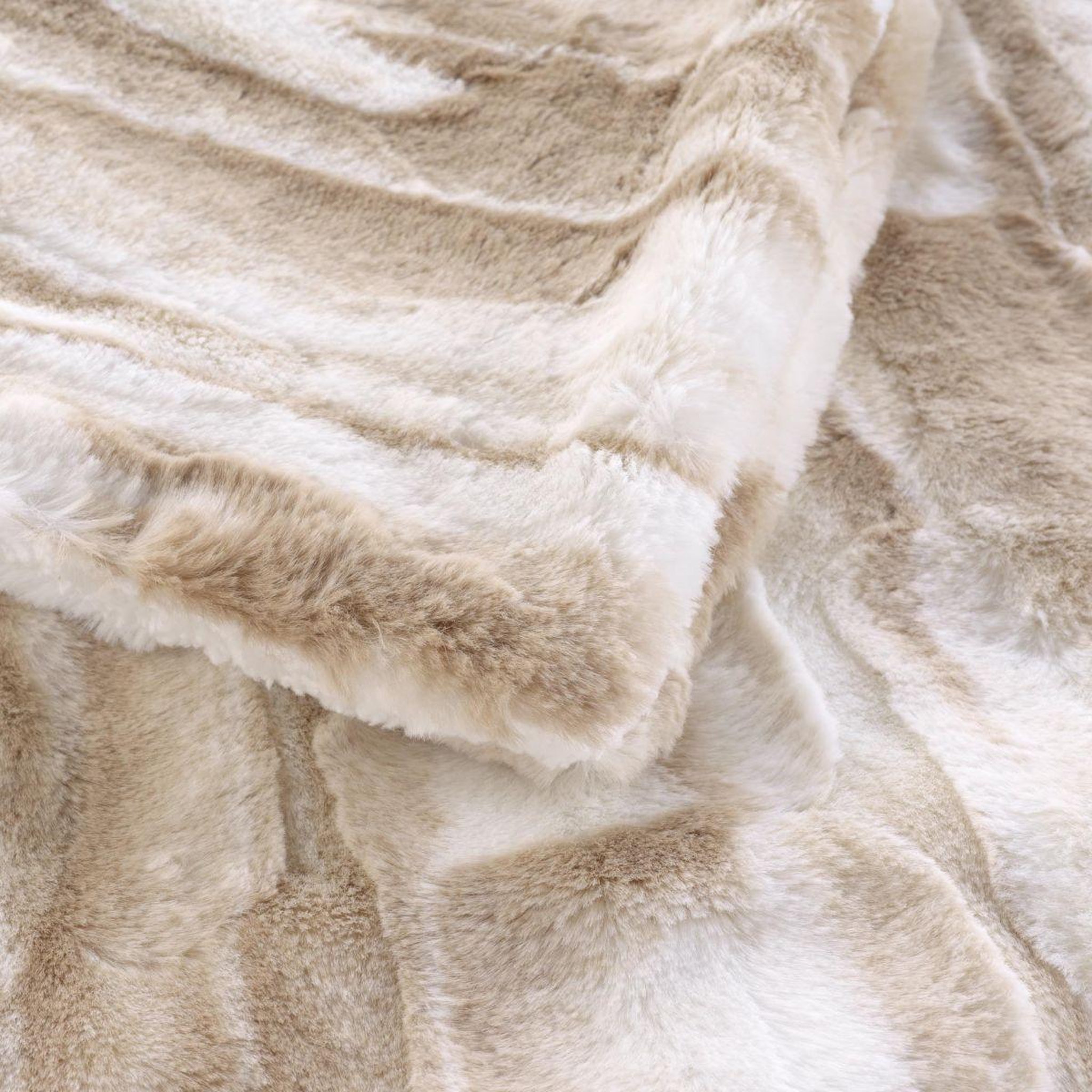 Voir la diapositive 2 : Douceur d'Intérieur Plaid imitation fourrure  cheyenne  125x150cm naturel