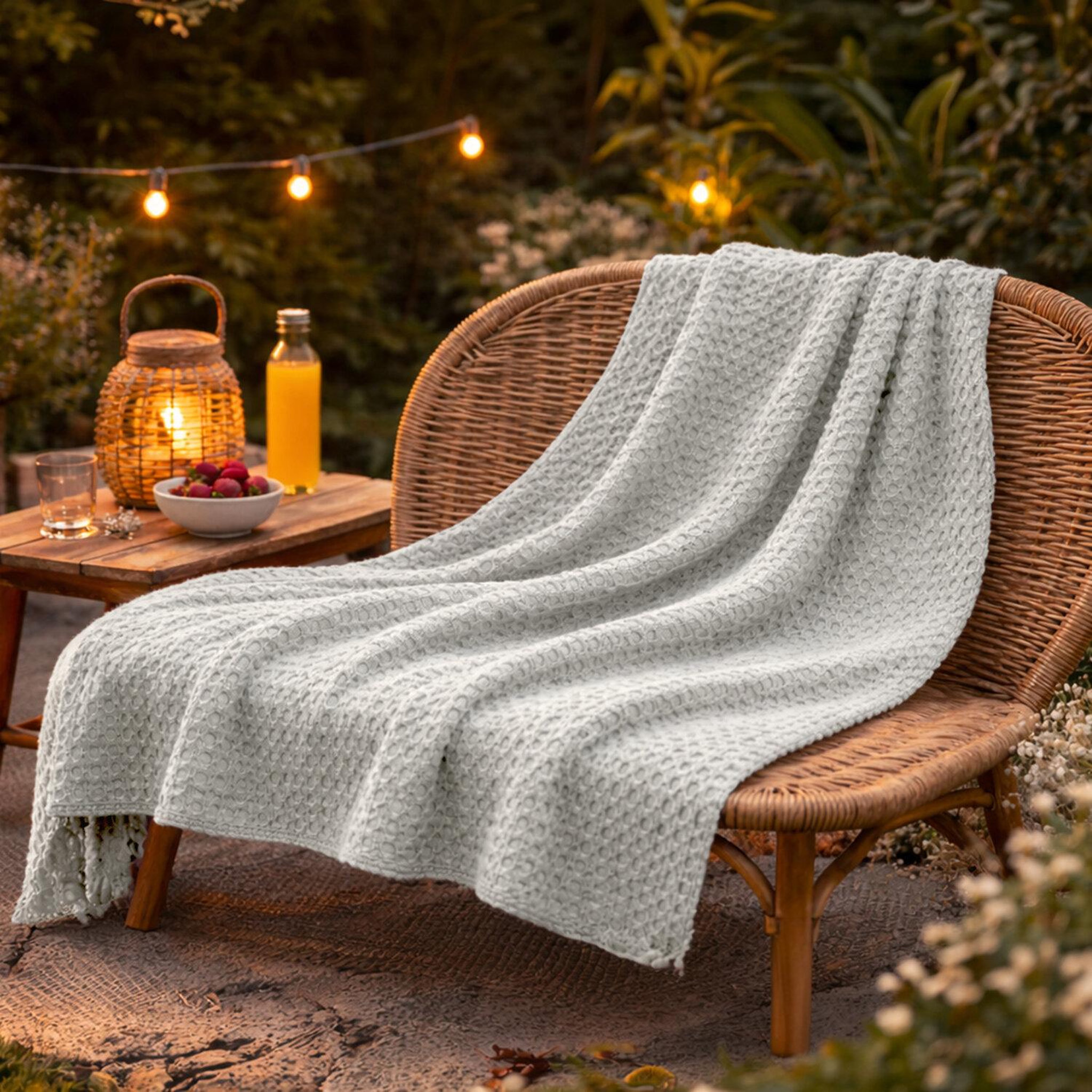Voir la diapositive 2 : Les Ateliers du Linge Plaid jaya 160x130cm 100% polyester