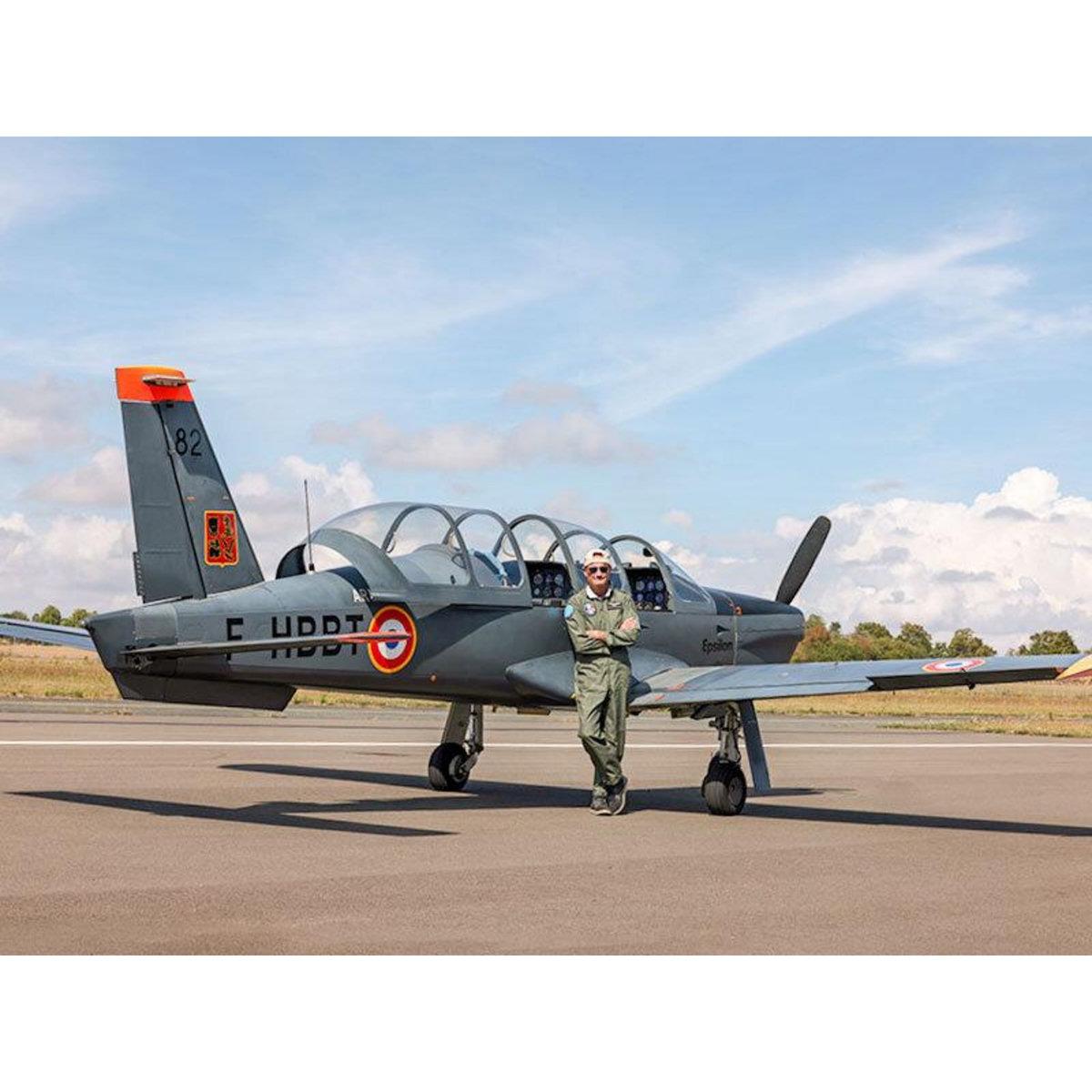 Smartbox Vol en avion militaire emblématique avec voltiges de 25 min près de Paris - Coffret Cadeau Sport & Aventure