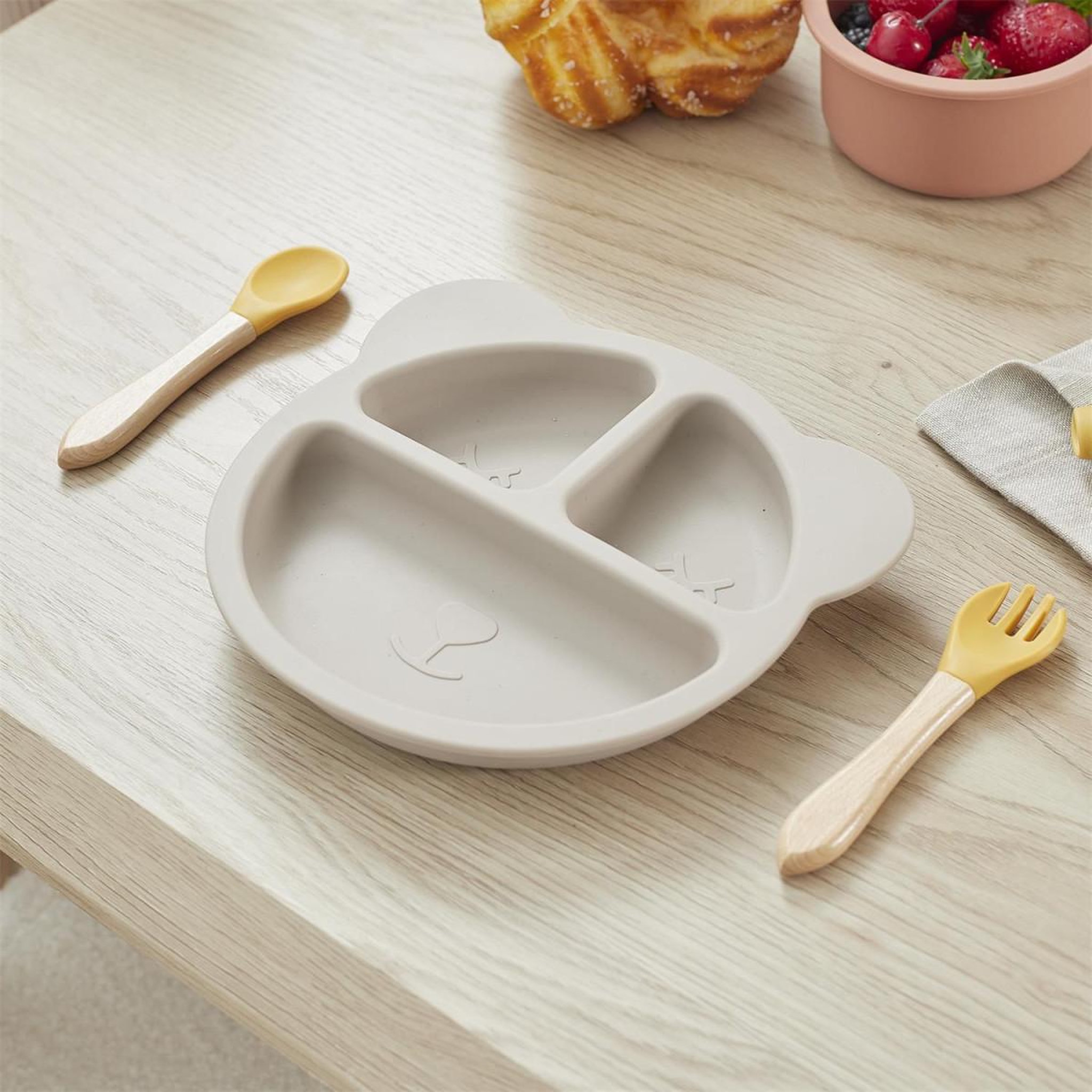 Voir la diapositive 2 : Tom & Zoé Assiette Bébé en Silicone  Ours  23cm Gris