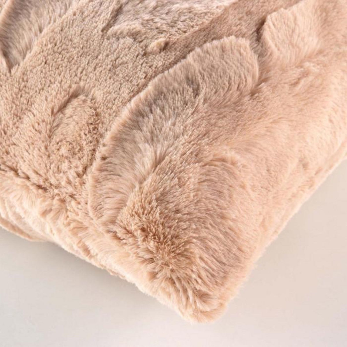 Paris Prix Housse de Coussin Imitation Fourrure  Foxy  40x40cm Sable