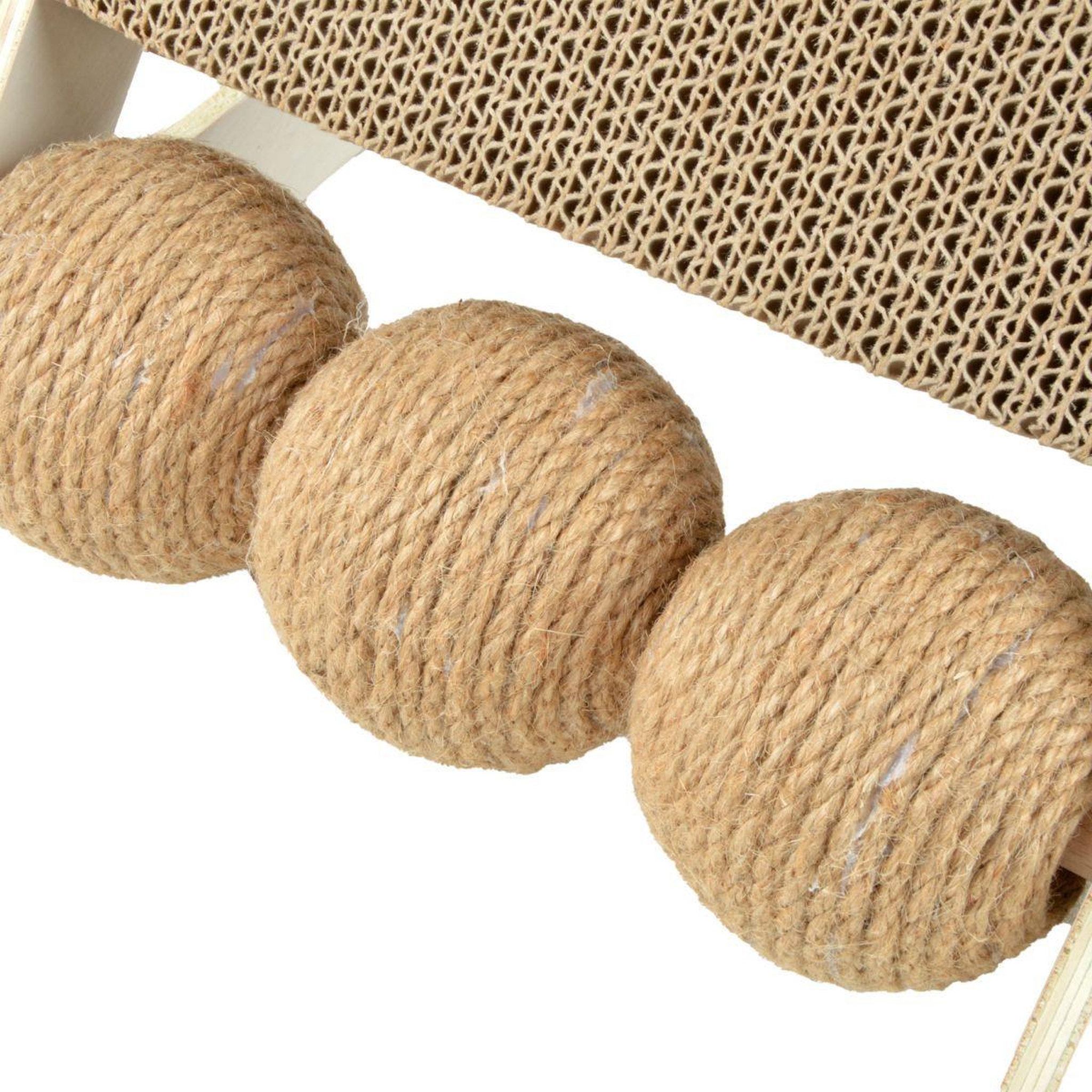 Voir la diapositive 2 : LOVE STORY Griffoir Pour Chat Incliné  Boules  34cm Naturel
