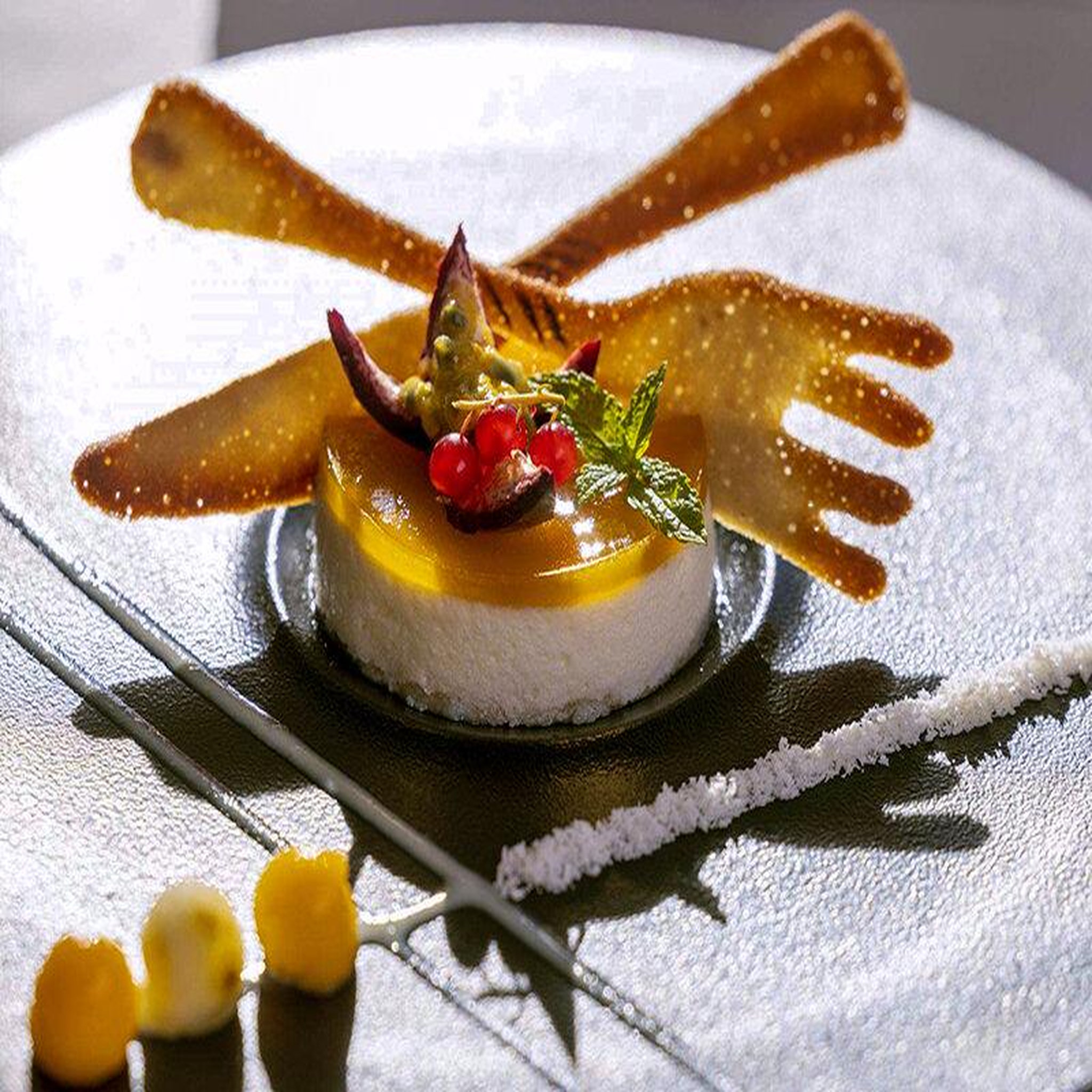 Voir la diapositive 4 : Smartbox Dîner gastronomique en hôtel 5* pour 2 près du mont Saint-Michel - Coffret Cadeau Gastronomie