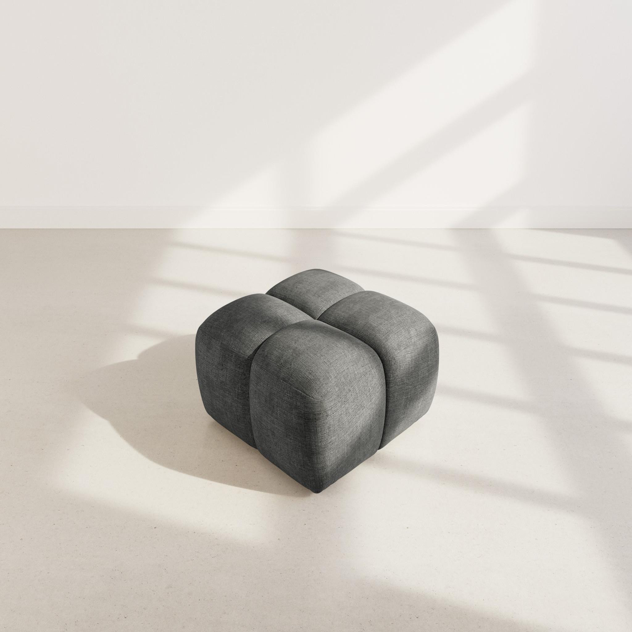 Voir la diapositive 3 : LISA DESIGN Grace - pouf en velours texturé