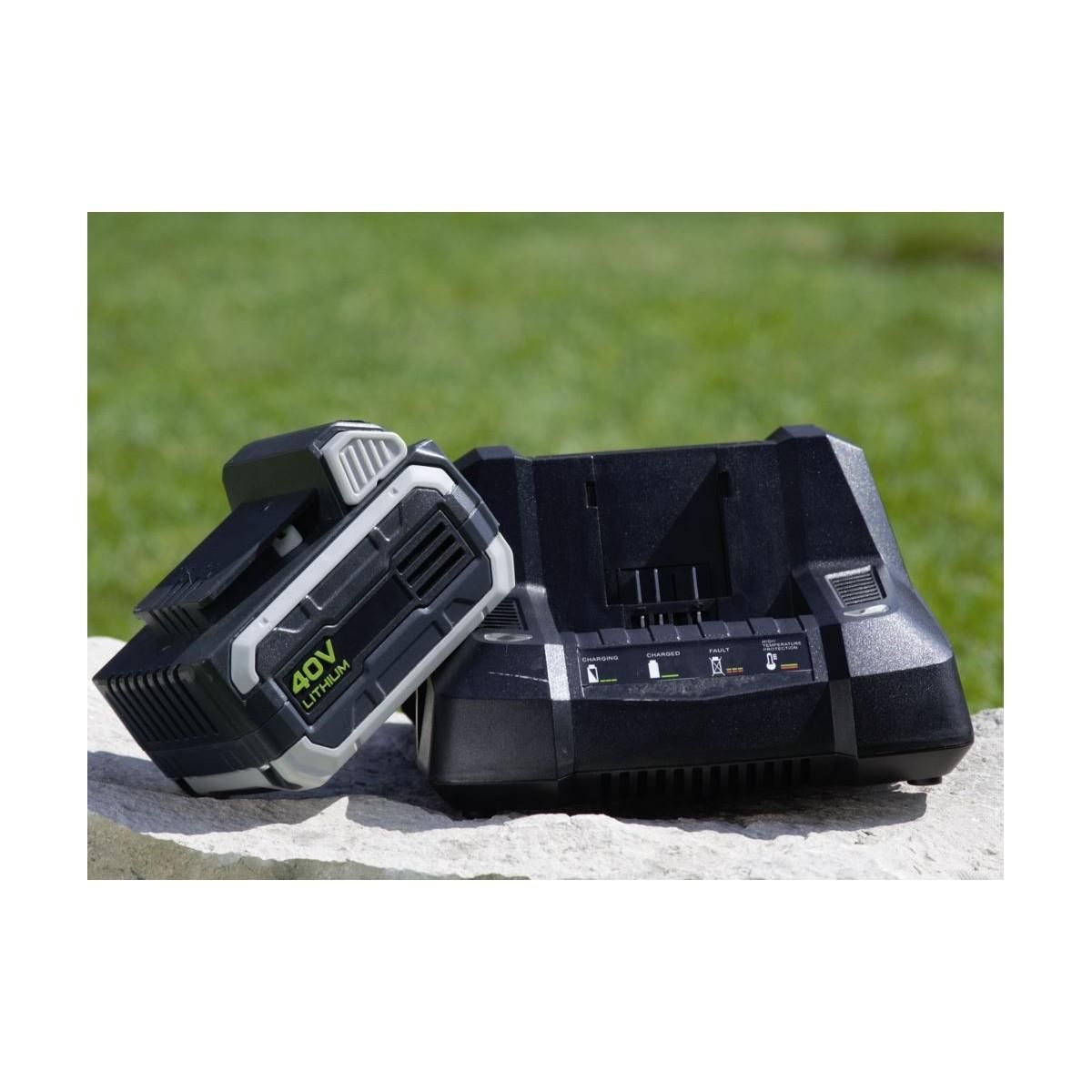 Ikra Chargeur de batterie 40V - Affichage LED Compatible tous outils IKRA 40V