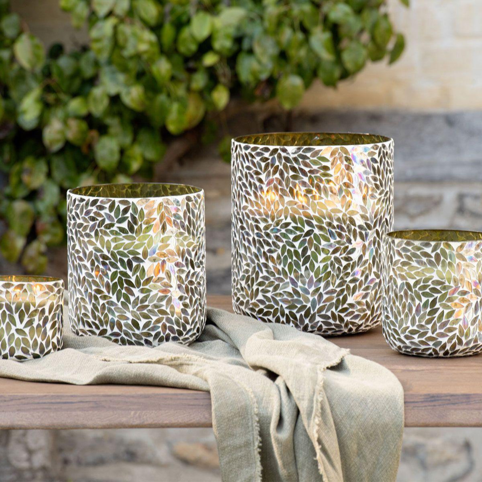 Voir la diapositive 5 : J-LINE Bougie parfumée mosaïque  cyra  25cm tea & herbscire
