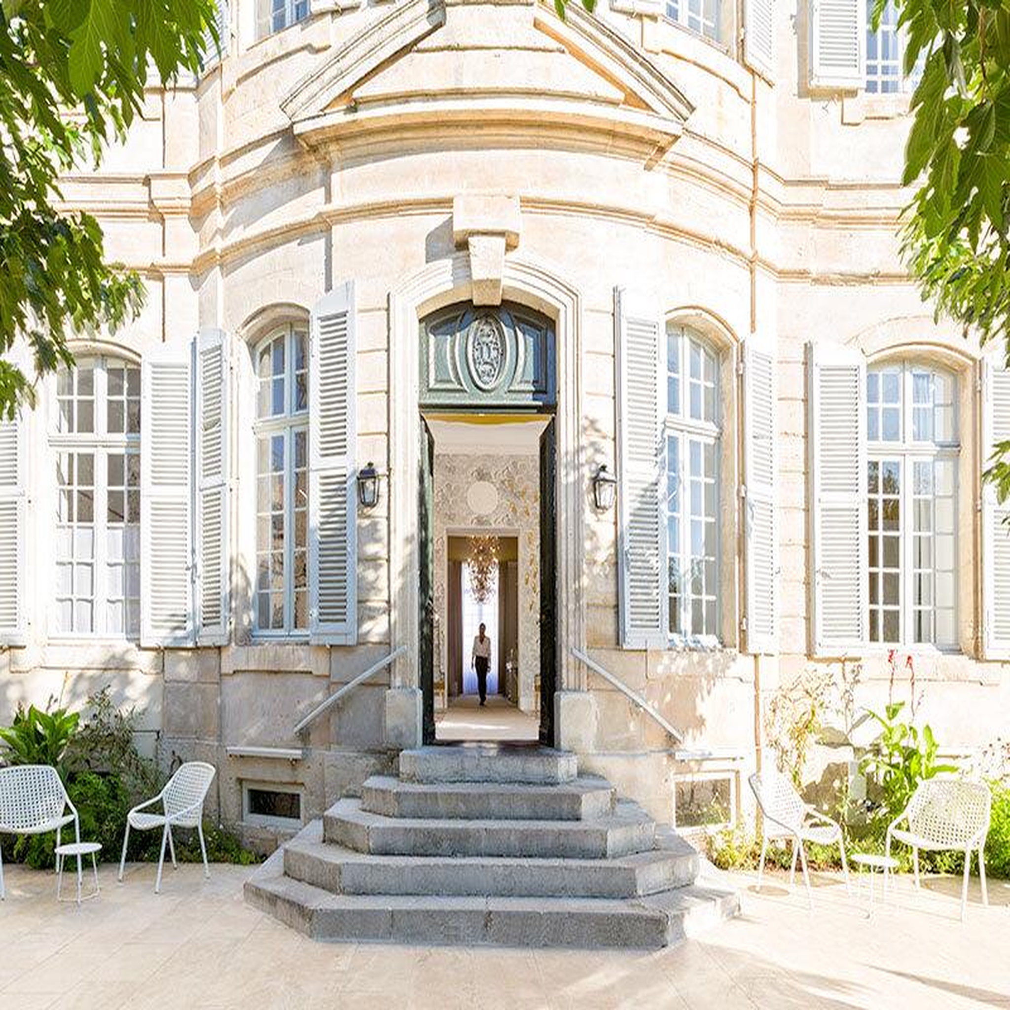 Voir la diapositive 4 : Smartbox Échappée luxueuse en provence : 2 jours en château 4* avec dîner gastronomique - coffret cadeau séjour