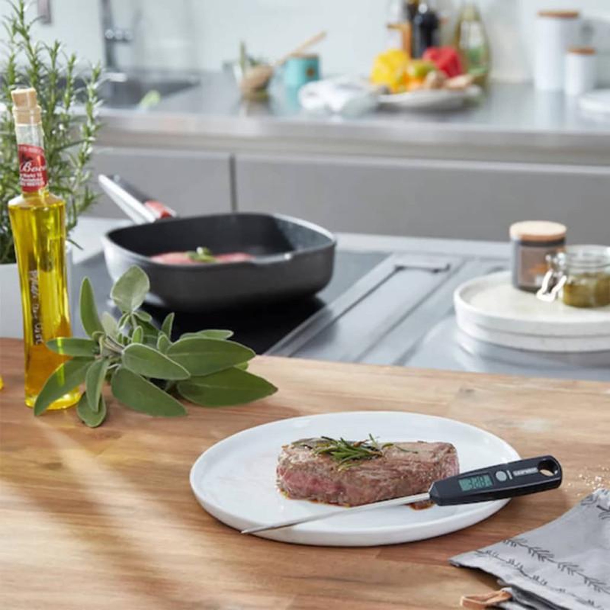 Voir la diapositive 3 : Leifheit Leifheit Thermomètre numérique de cuisine Noir 03095