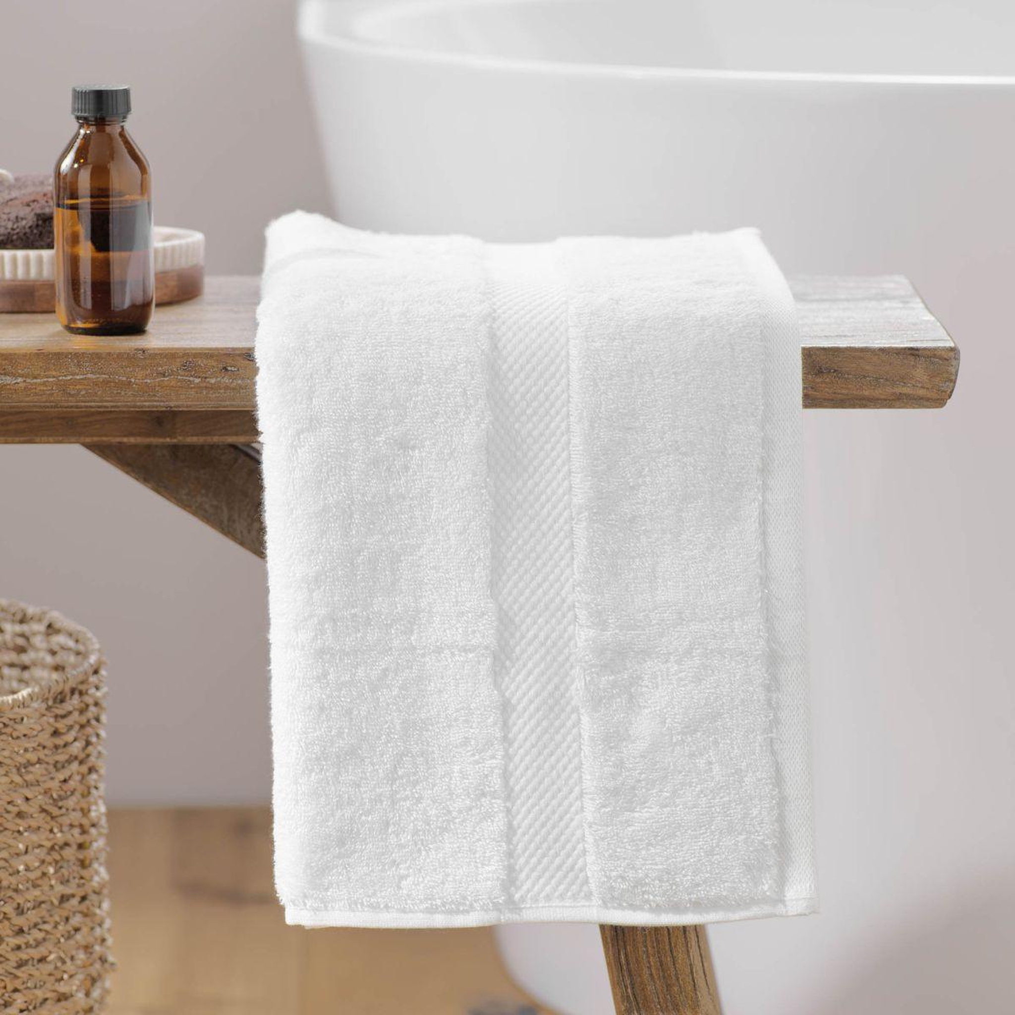 Voir la diapositive 5 : Douceur d'Intérieur Serviette de Toilette  Elegance  50x90cm Blanc
