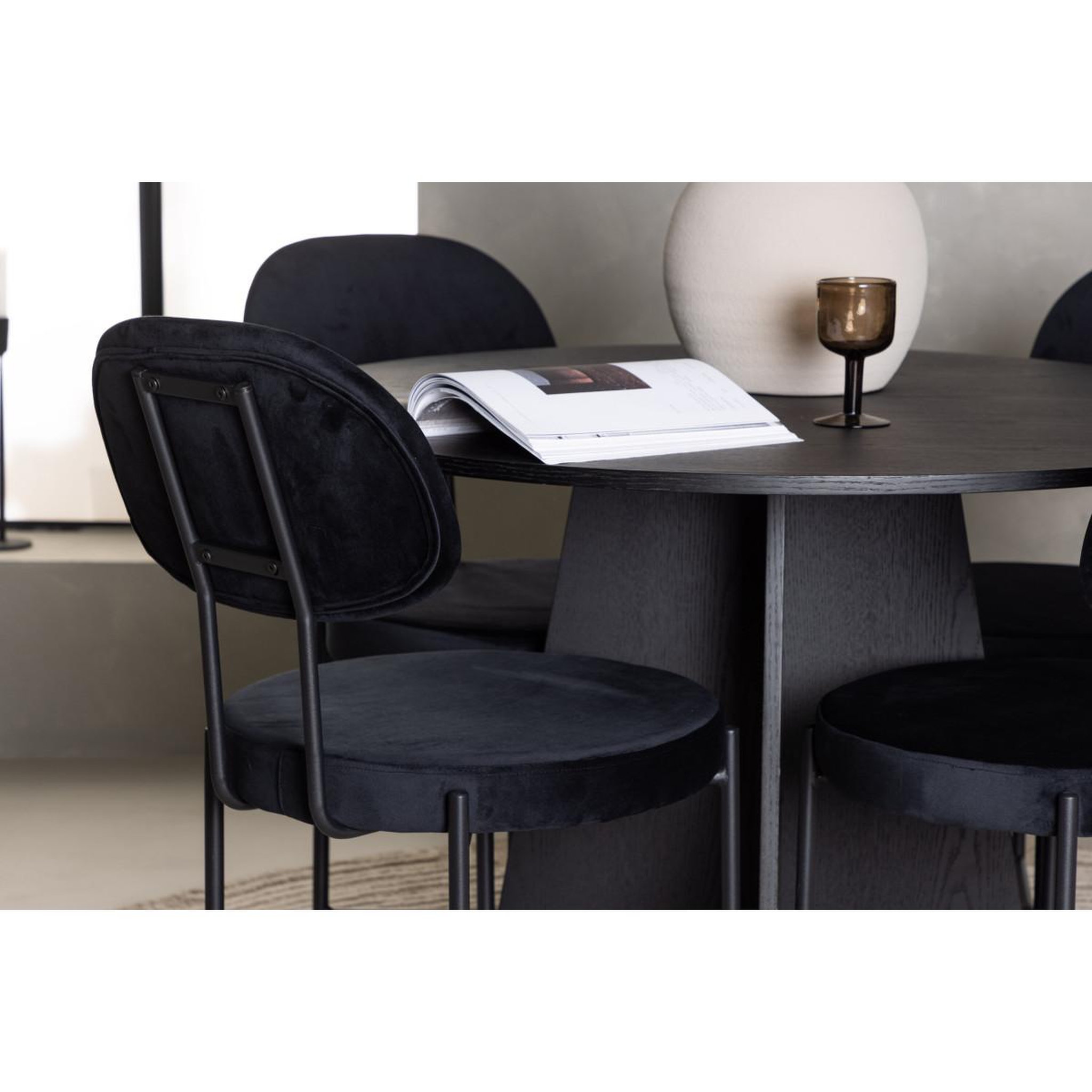 Voir la diapositive 5 : Paris Prix Ensemble table à manger & 4 chaises  bootcut & stella  110cm noir