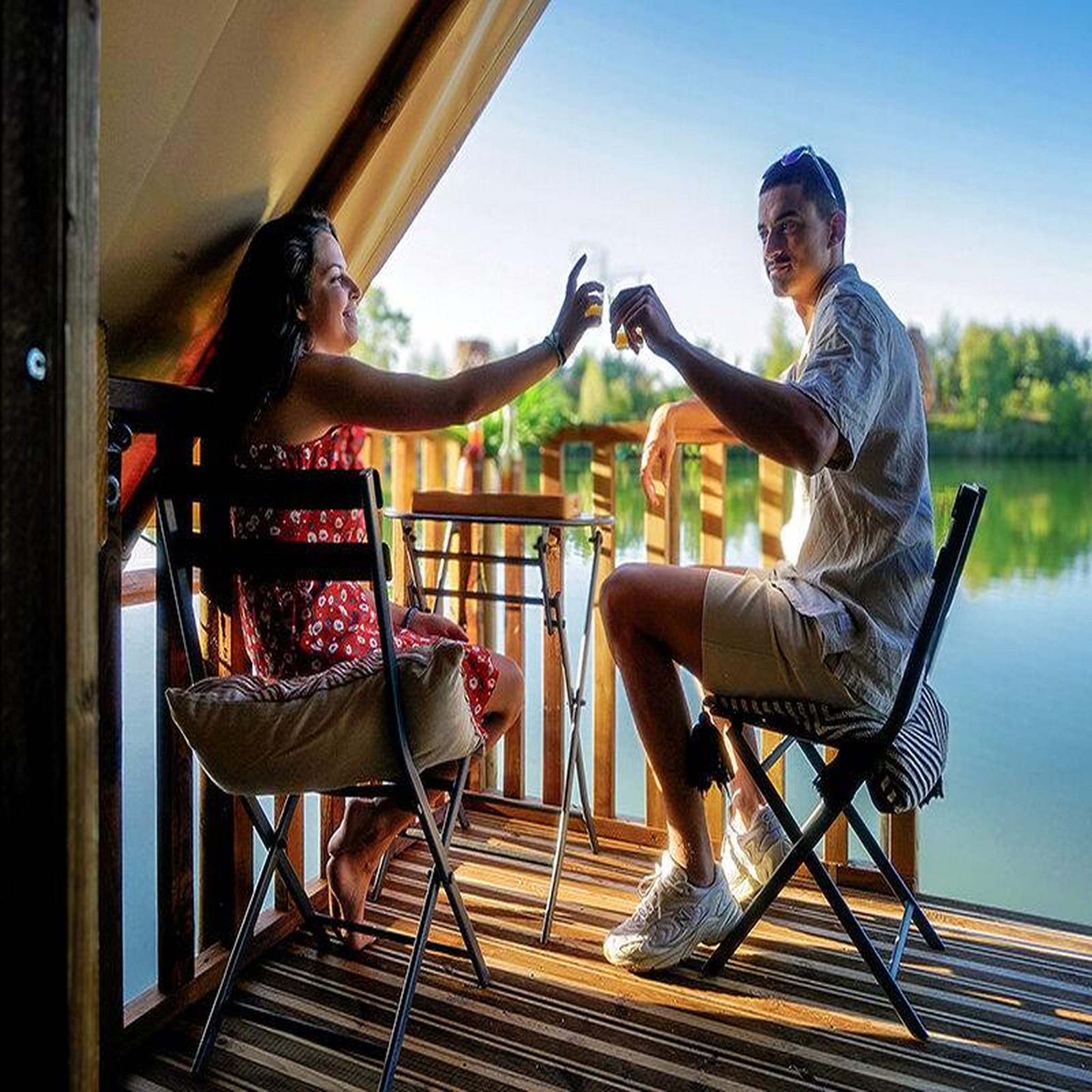 Voir la diapositive 5 : Smartbox 2 jours insolites en cabane sur eau près de provins - coffret cadeau séjour