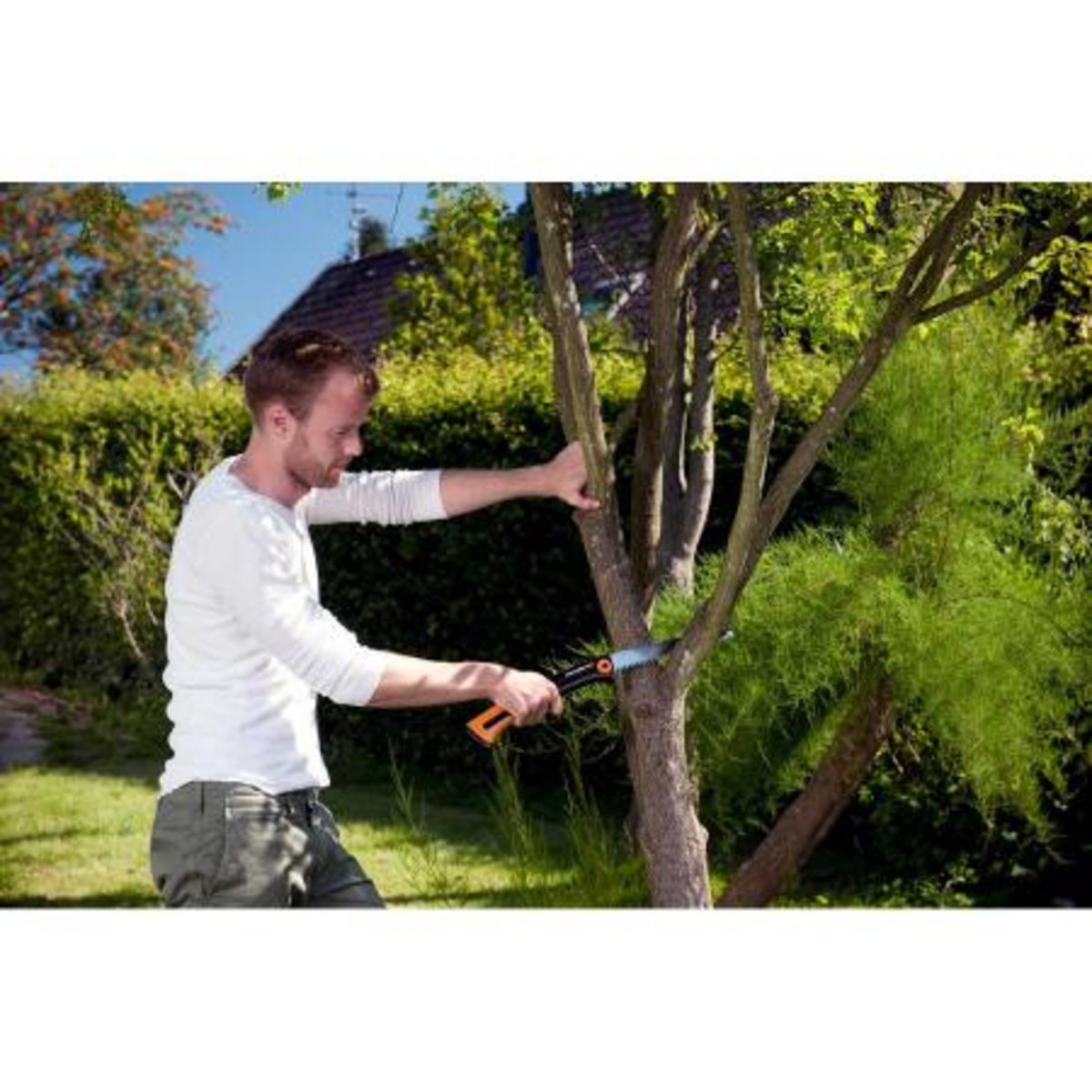 FISKARS Grande scie rétractable