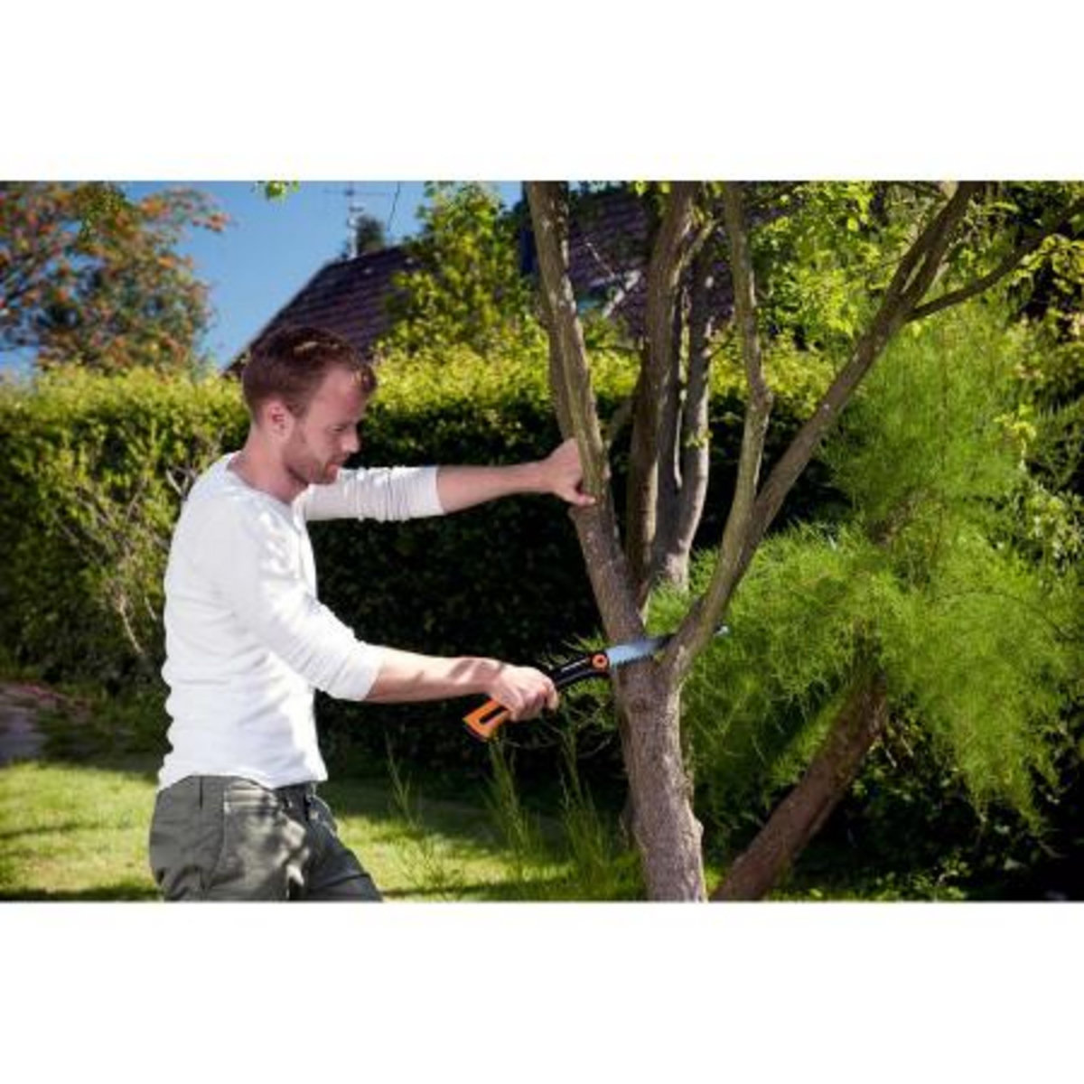 FISKARS Grande scie rétractable