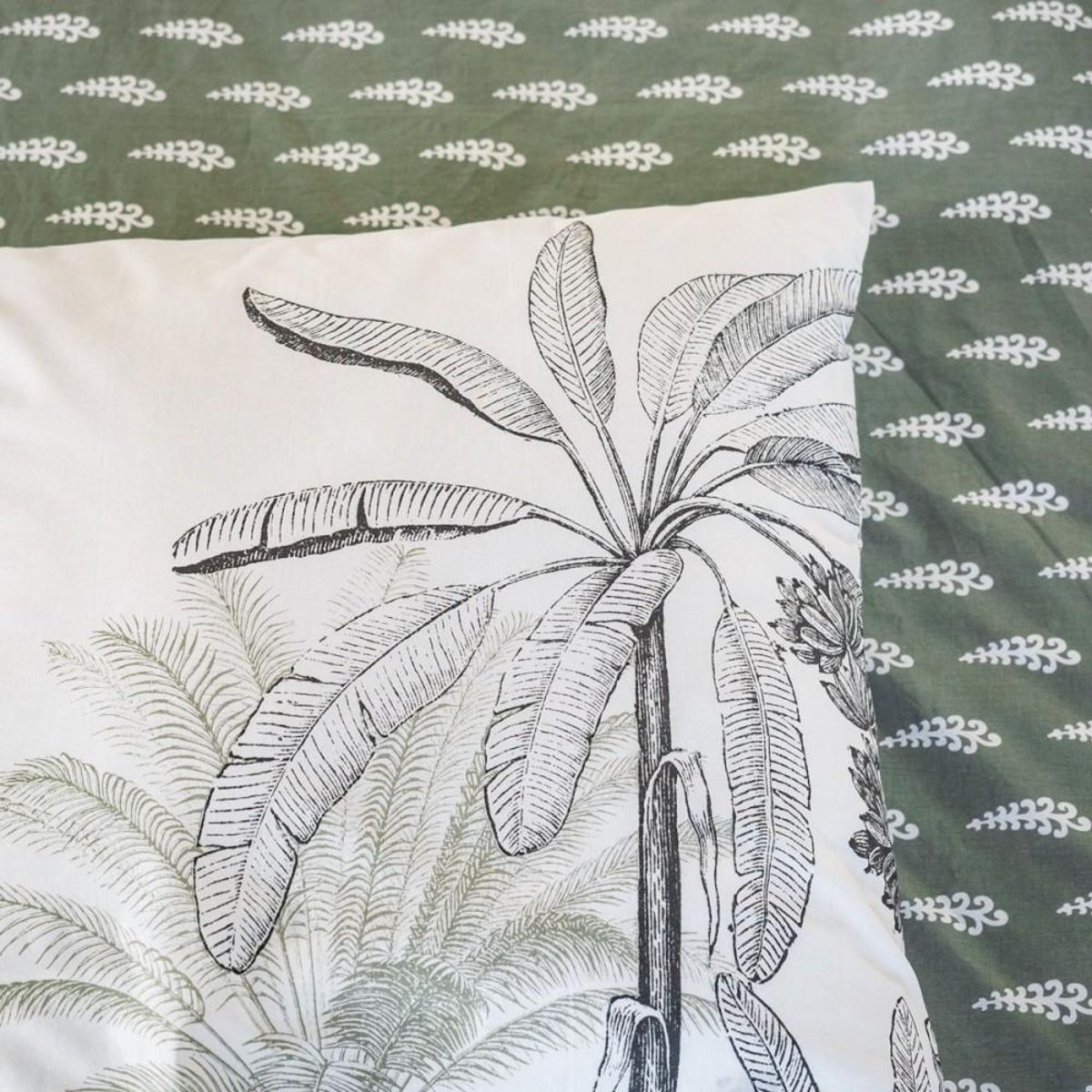 COTE DECO Housse de couette réversible 240x220 SOLI + 2 taies 100% coton adouci 57 fils/cm2