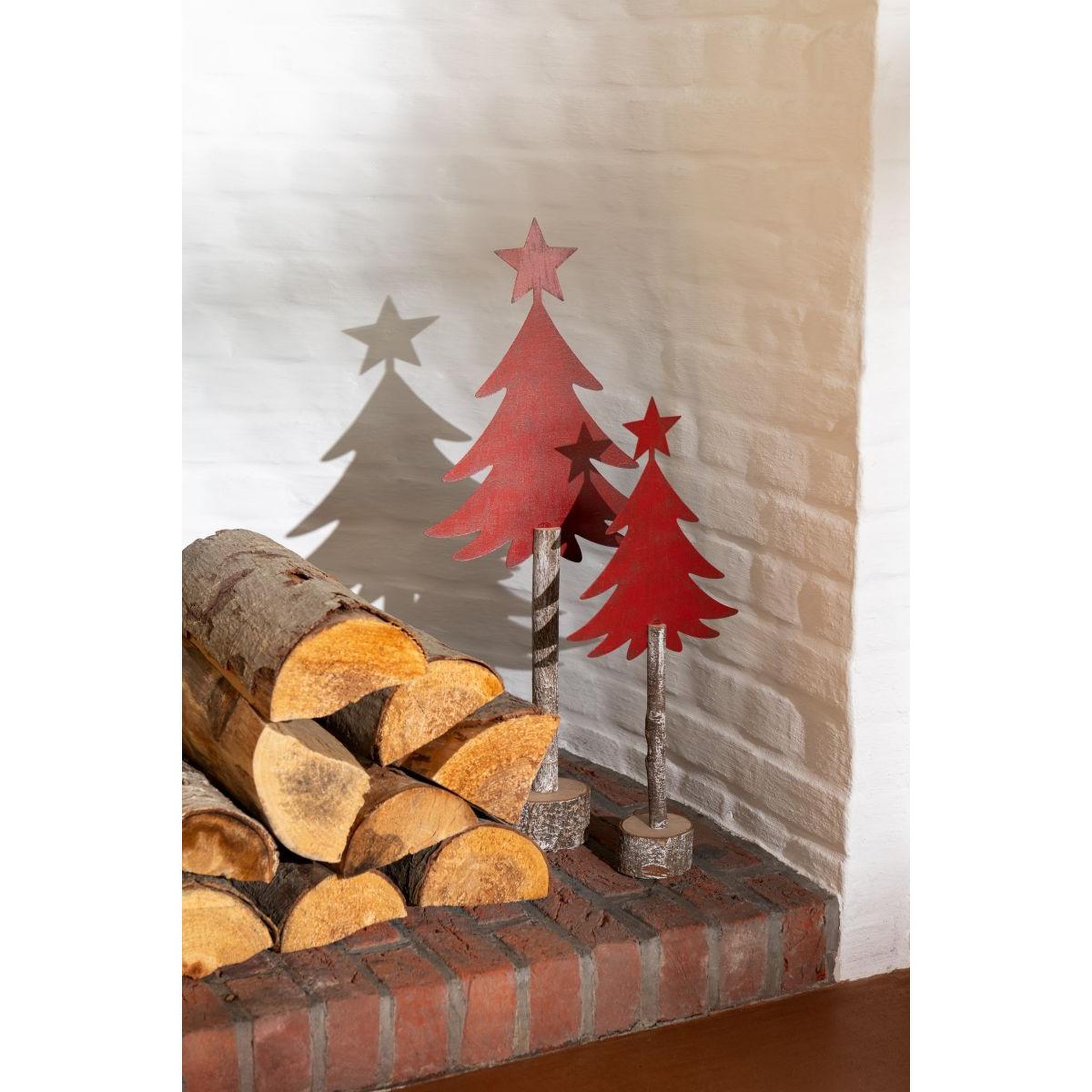 Voir la diapositive 4 : J-LINE Sapin de noël sur tronc  étoile  60cm rouge