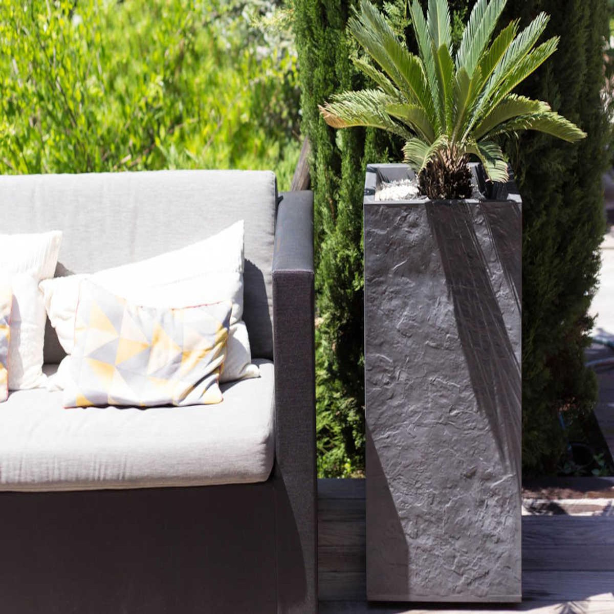 Eda Pot de fleurs carré Haut Volcania - 39,5 x 39,5 x 80 cm - 31 L - Gris anthracite - Eda