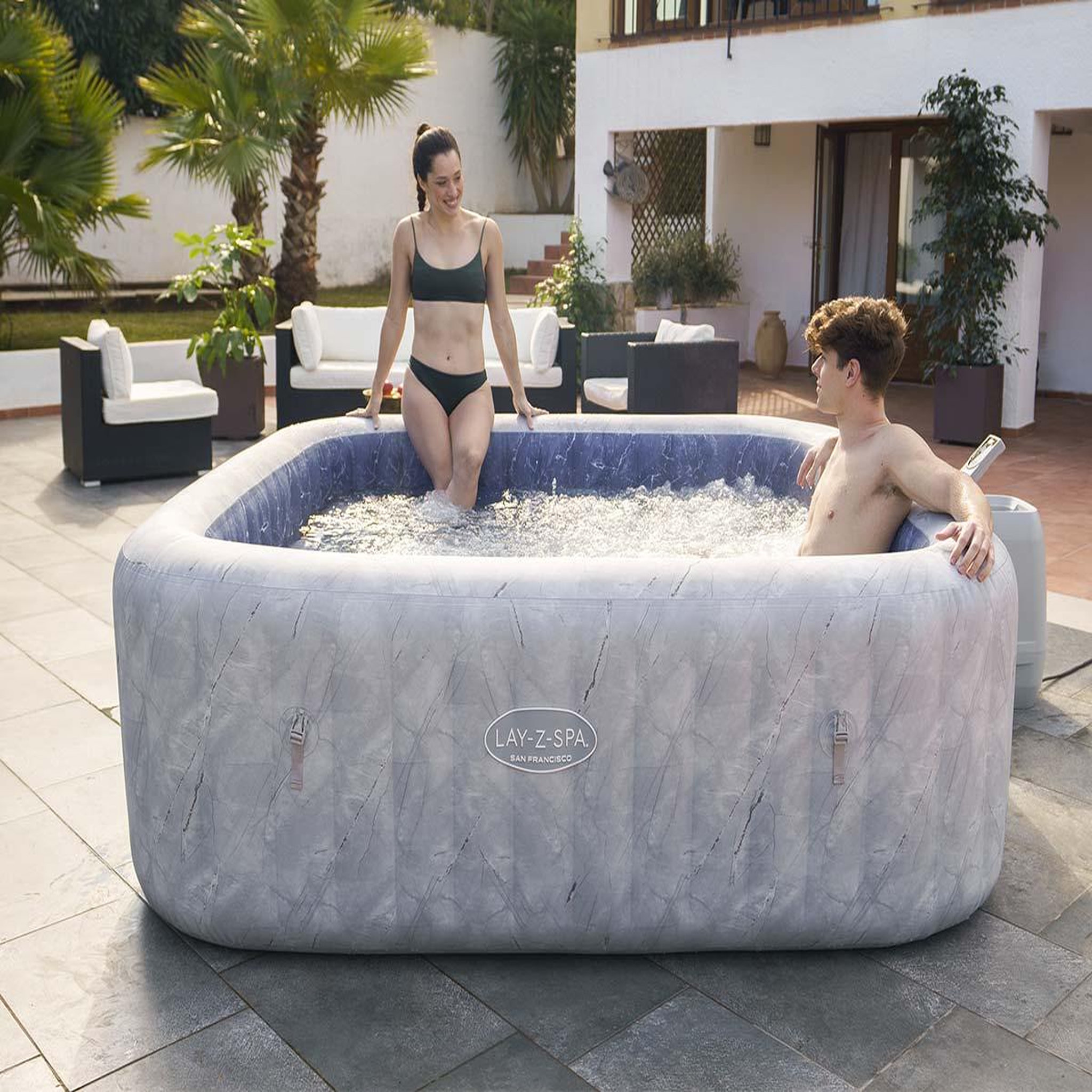 Voir la diapositive 1 : BESTWAY Spa gonflable Lay-Z-Spa San Francisco carré Hydrojet 5/7 places - Bestway