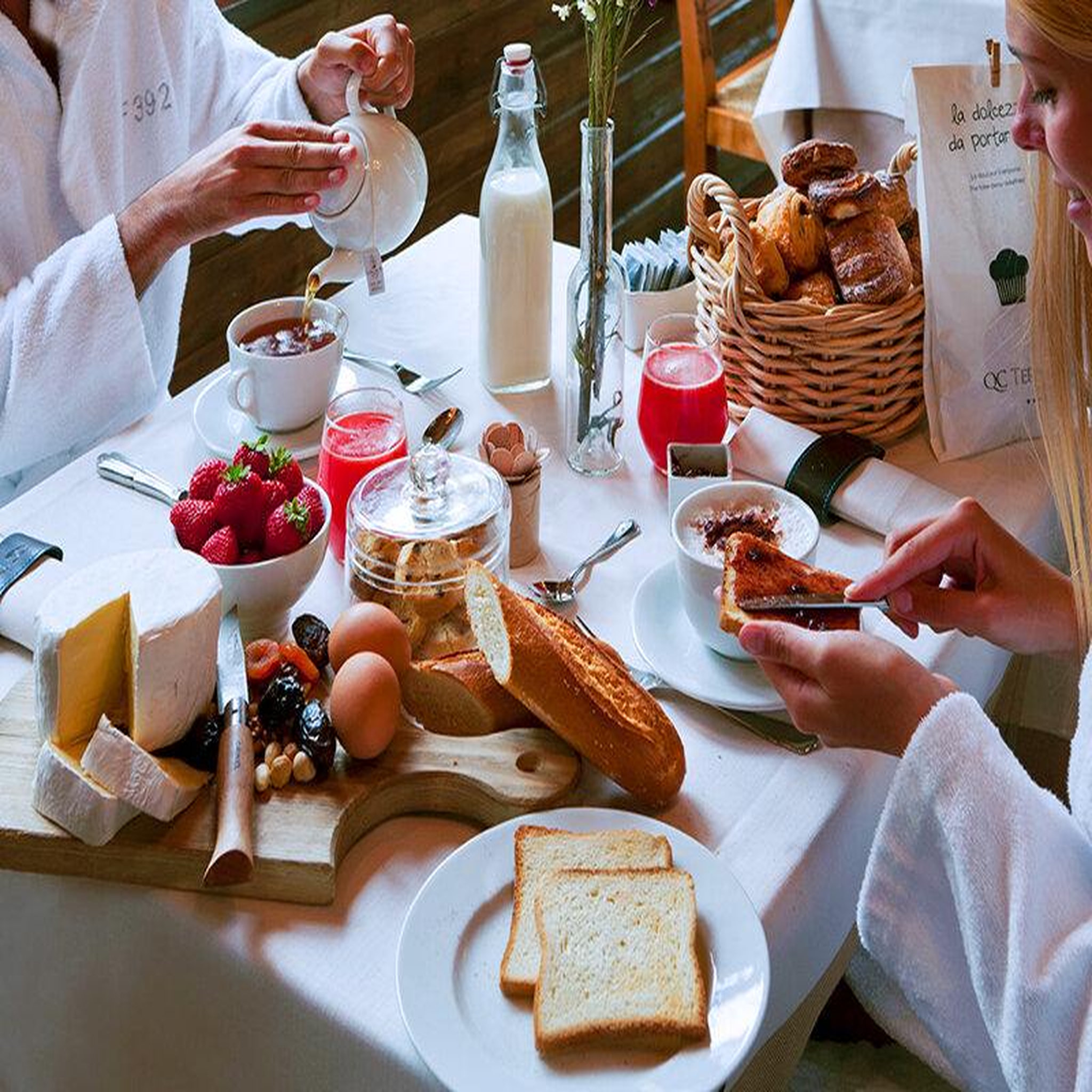 Voir la diapositive 4 : Smartbox Qc spa roma : 1 nuit au qc grand hotel roma avec spa et cadeau bien-être - coffret cadeau séjour