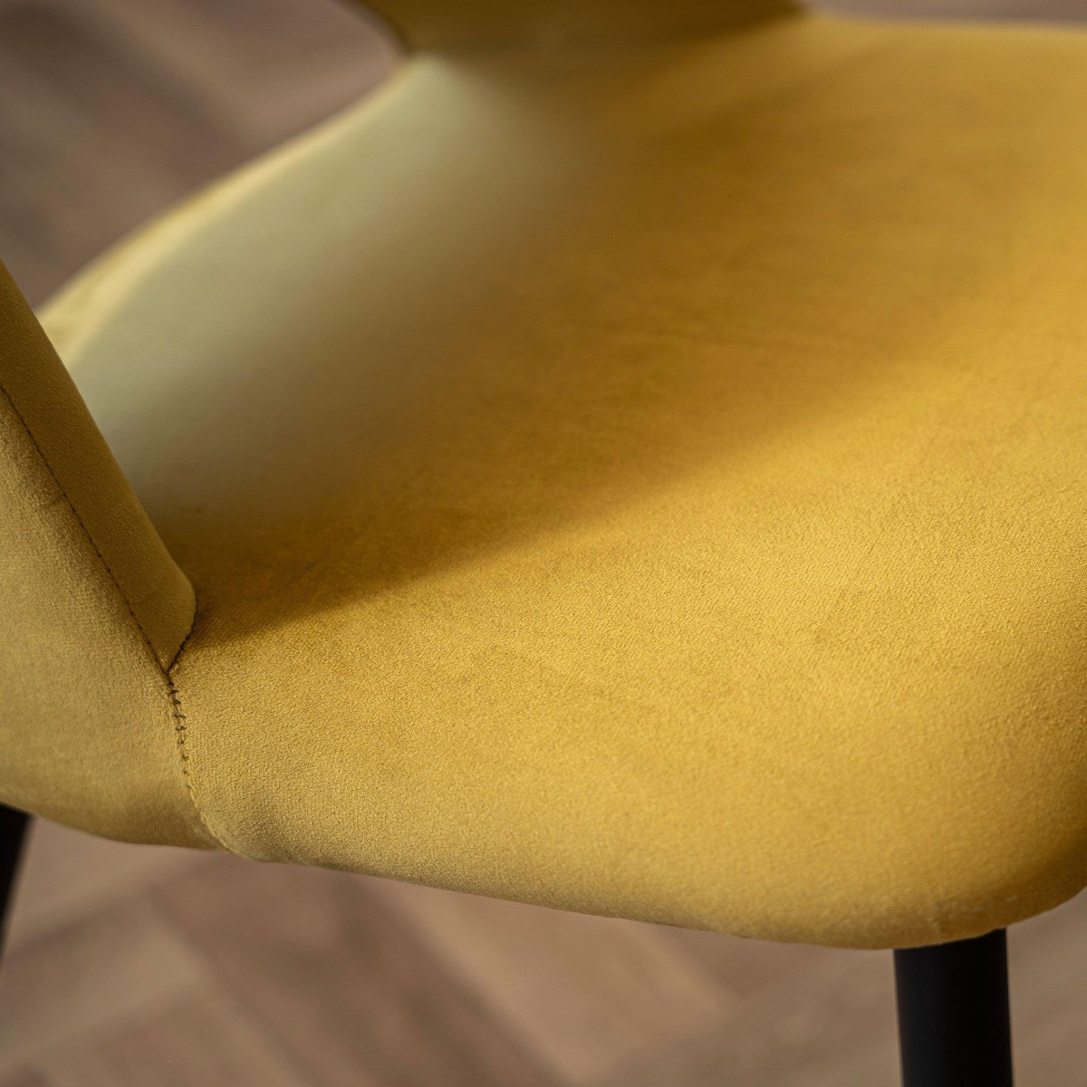 Rendez vous déco Pack 4 chaises en velours jaune-Pénélope