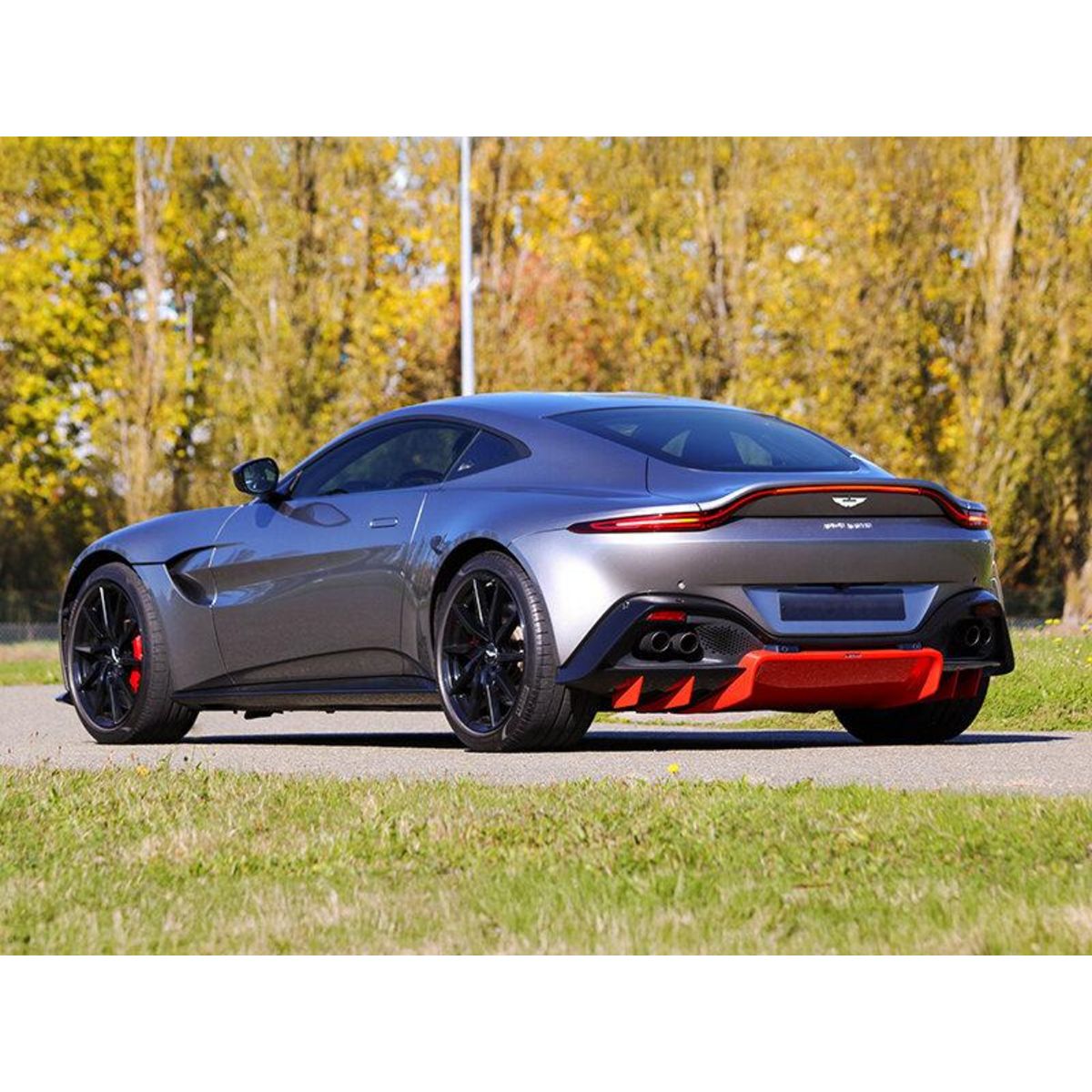 Smartbox Stage de pilotage : 4 à 5 tours de circuit au volant d'une Audi R8 V10 - Coffret Cadeau Sport & Aventure