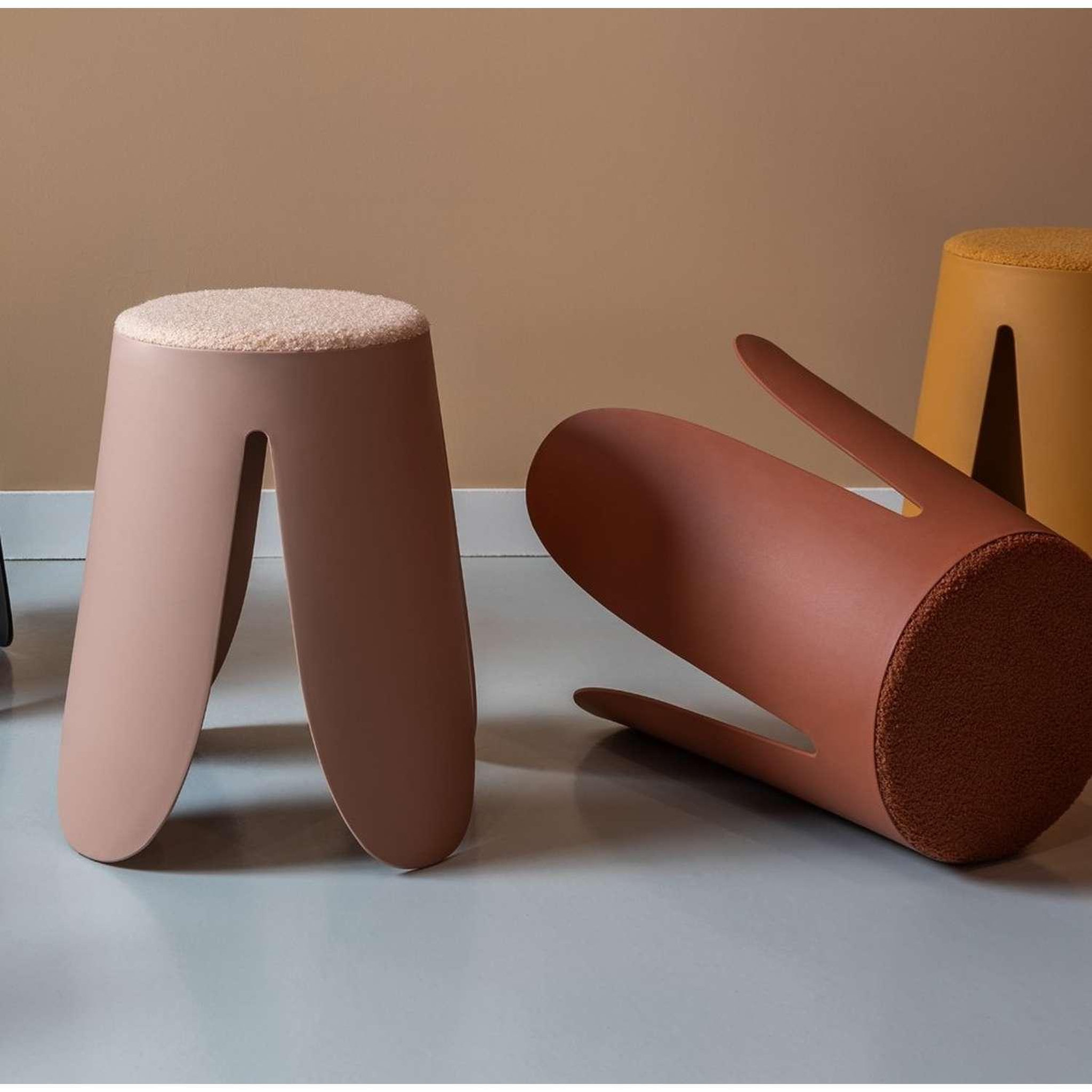 Voir la diapositive 2 : Leitmotiv Tabouret Keystone