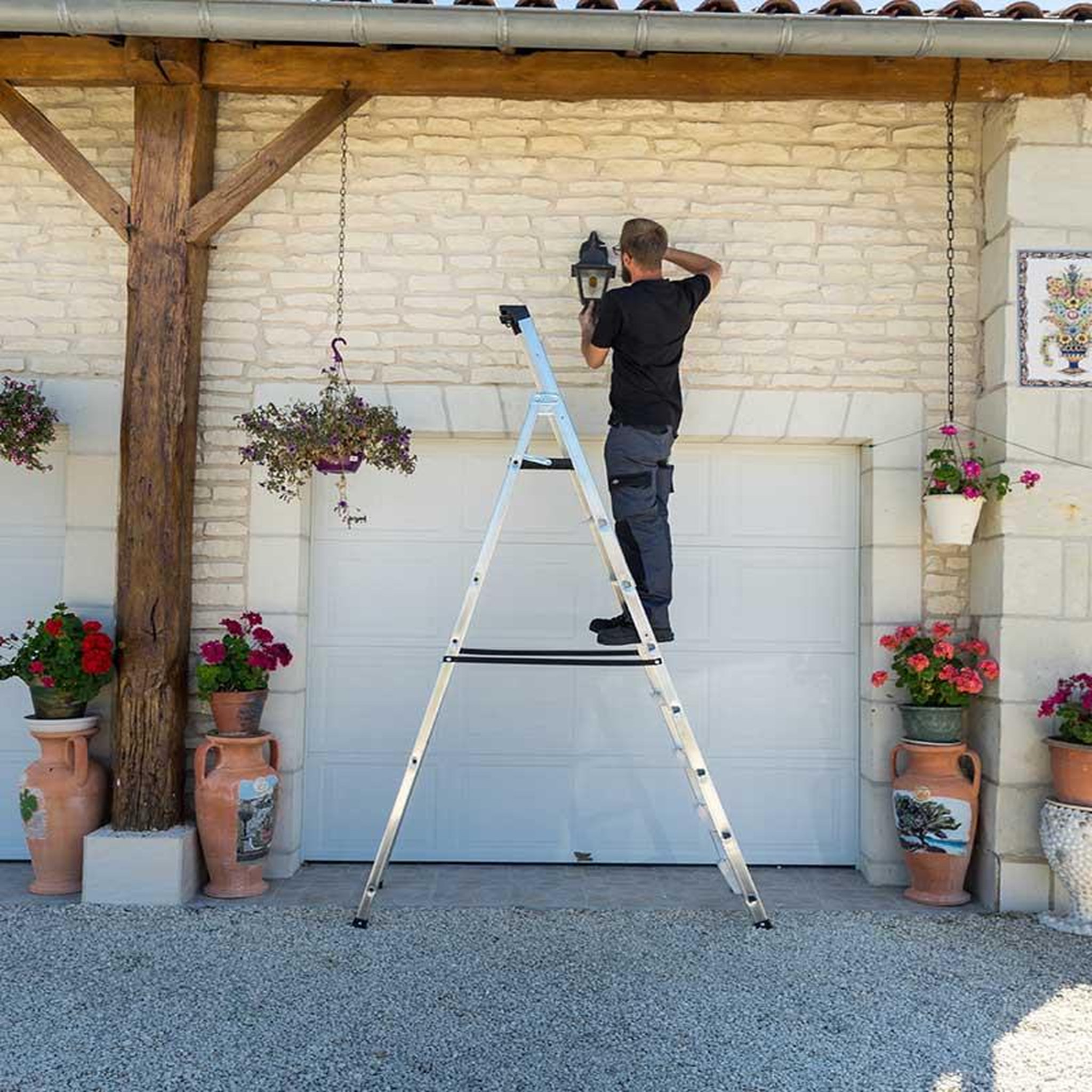 Voir la diapositive 3 : HAILO Escabeau professionnel sécurisé 8 marches Hailo Alu plateforme PEHD