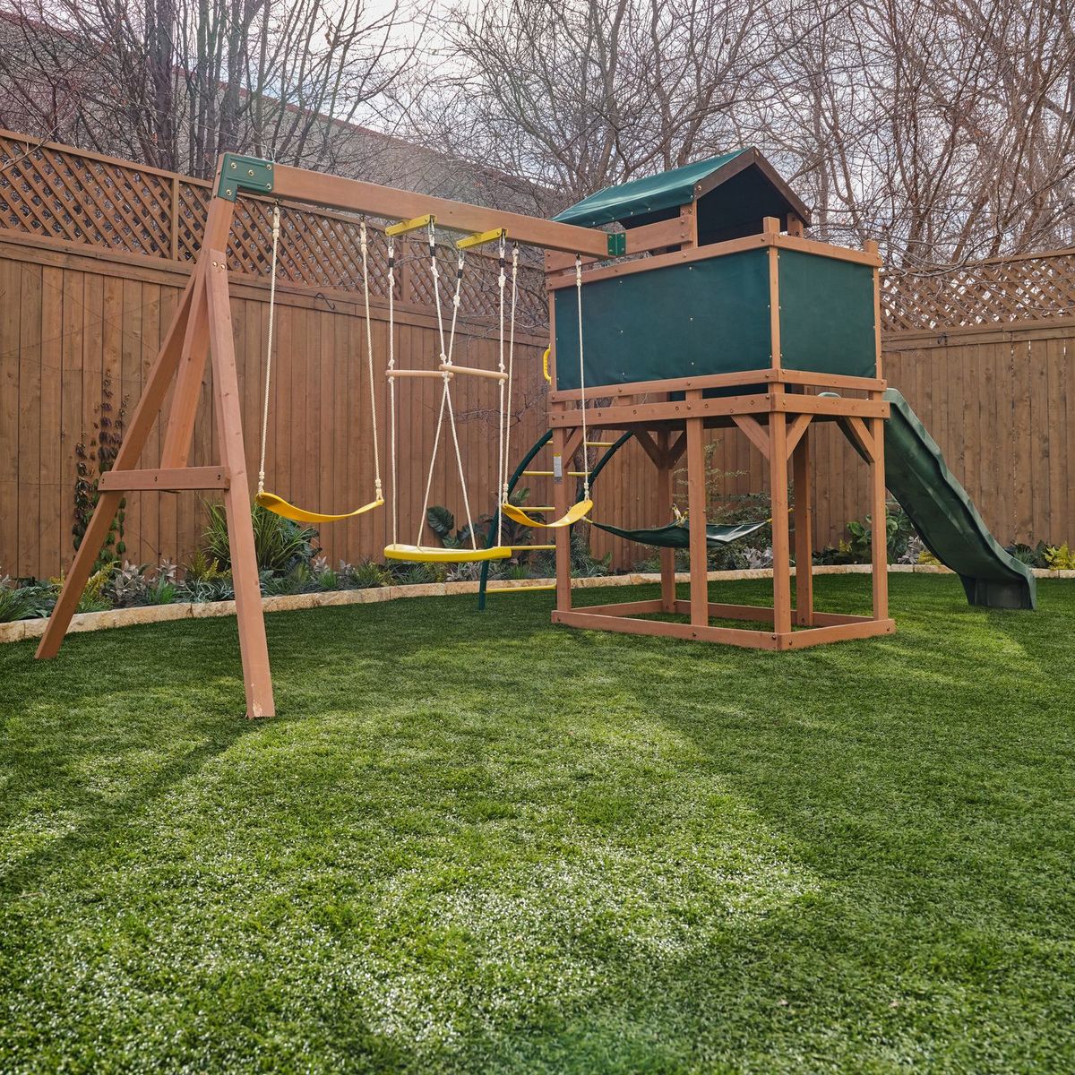 Kidkraft Aire de jeux avec toboggan - bois - H2,55m - HIDEAWAY HAVEN 