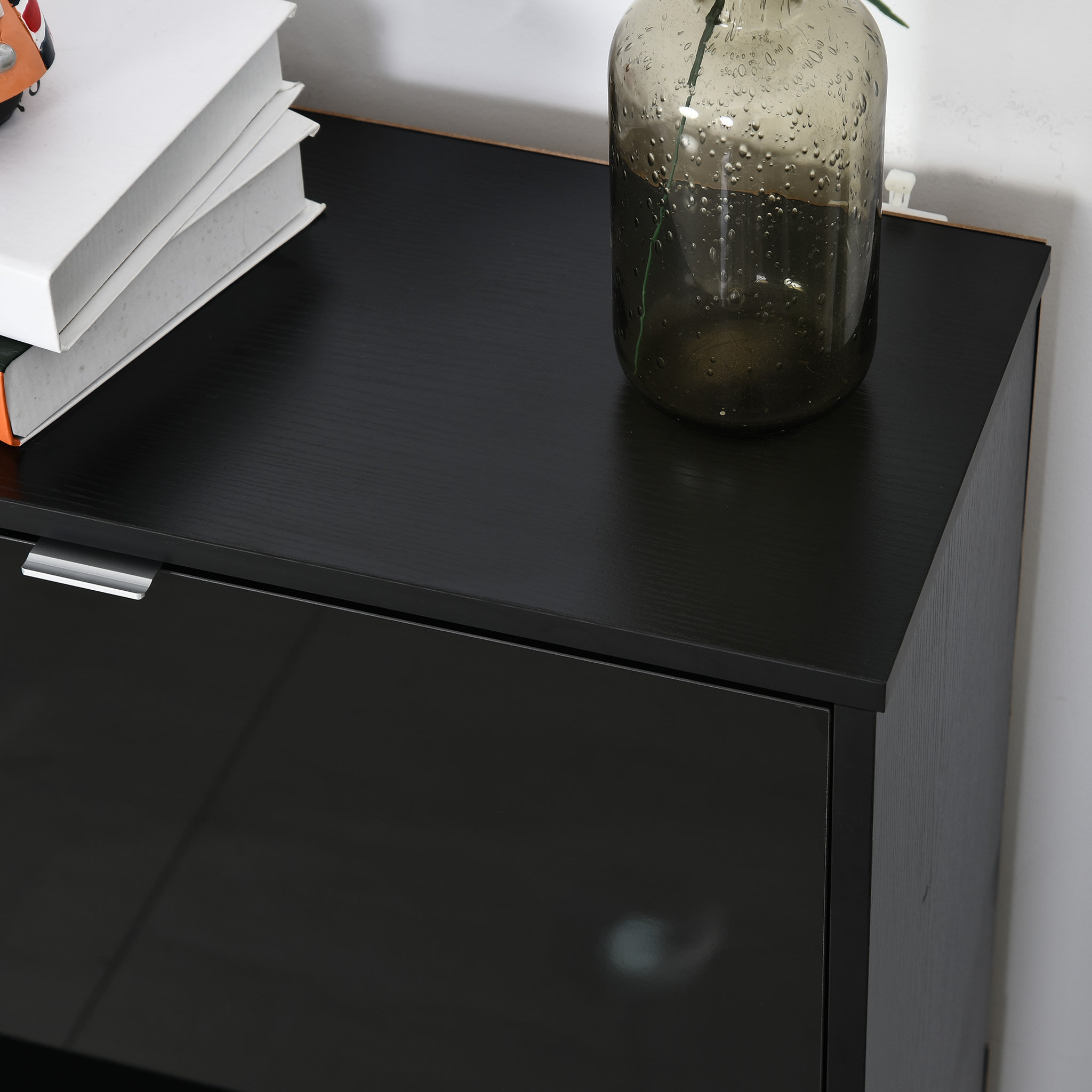 Voir la diapositive 5 : HOMCOM Meuble à chaussures 3 portes abattantes 3 compartiments MDF noir laqué
