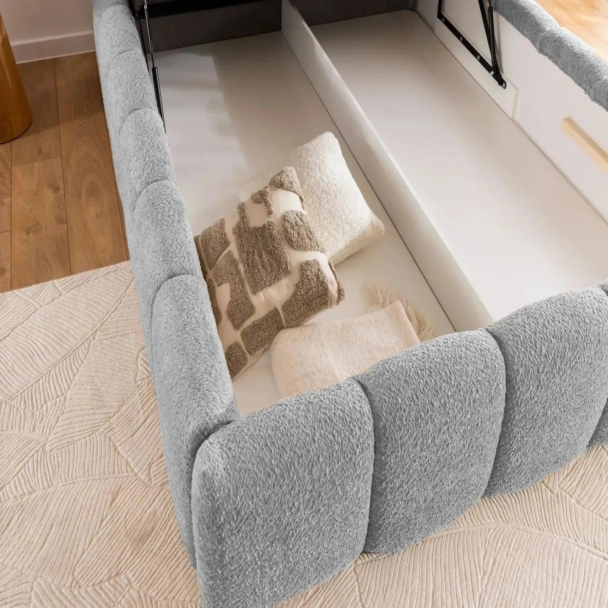 Voir la diapositive 6 : CASANOVA PARIS Elise - lit coffre tissu bouclette