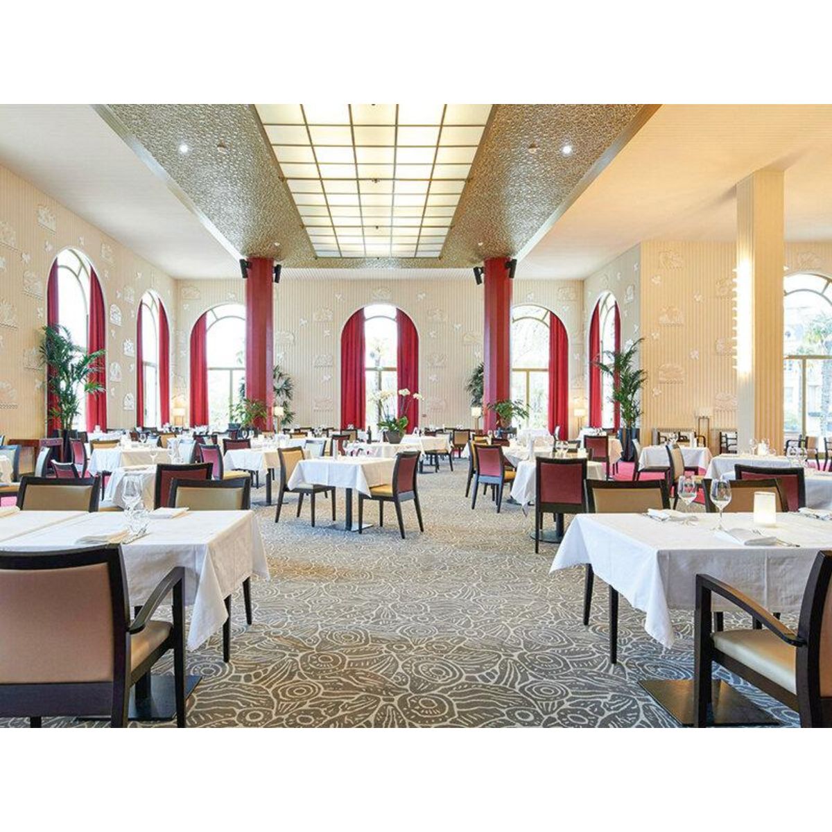 Smartbox 2 jours de luxe avec accès à l'espace détente et dîner 5 plats en hôtel 4* à Dax - Coffret Cadeau Séjour