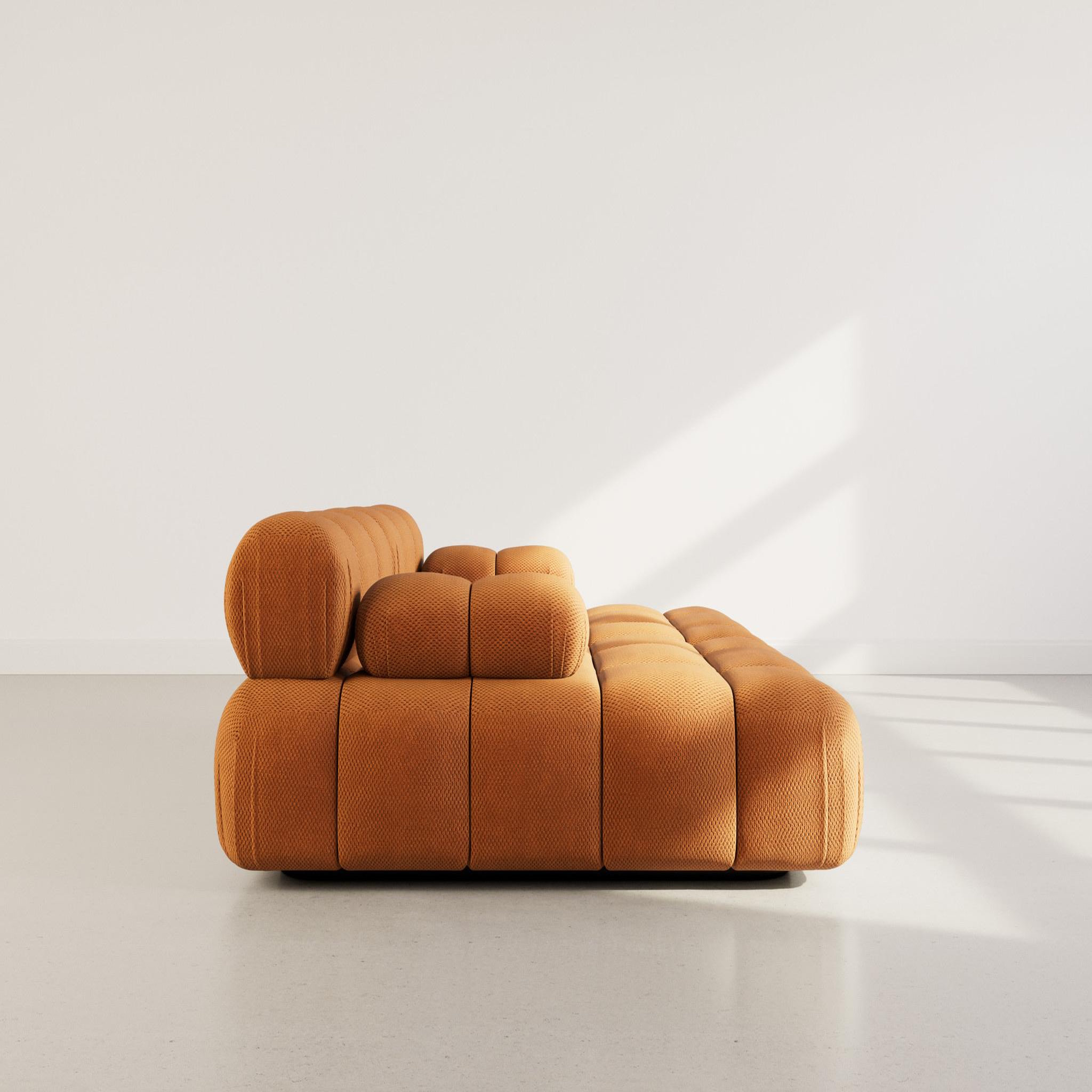 Voir la diapositive 6 : LISA DESIGN Ruby - canapé droit 4 places avec double méridienne - assise profonde - en velours texturé