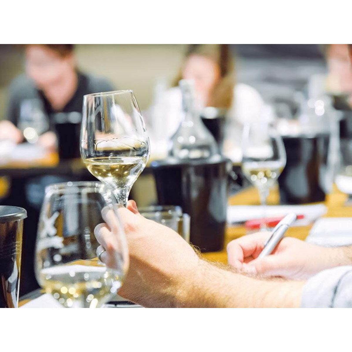 Smartbox Découverte œnologique : 1 journée Week-end Initiation à la dégustation - Coffret Cadeau Gastronomie