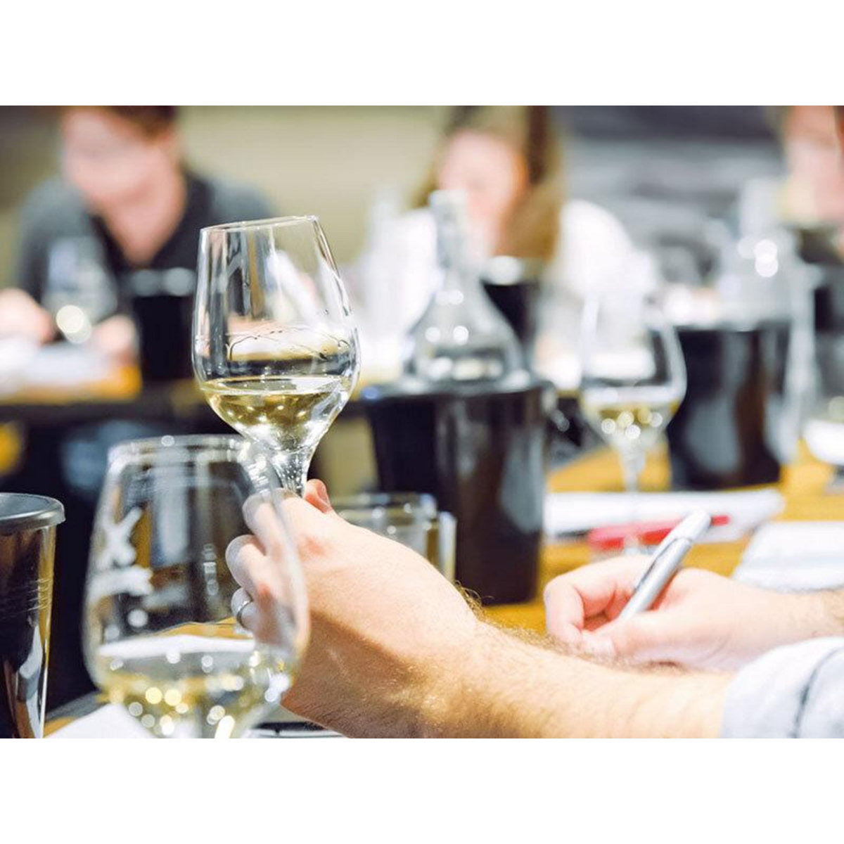 Smartbox Découverte œnologique : 1 journée Week-end Initiation à la dégustation - Coffret Cadeau Gastronomie