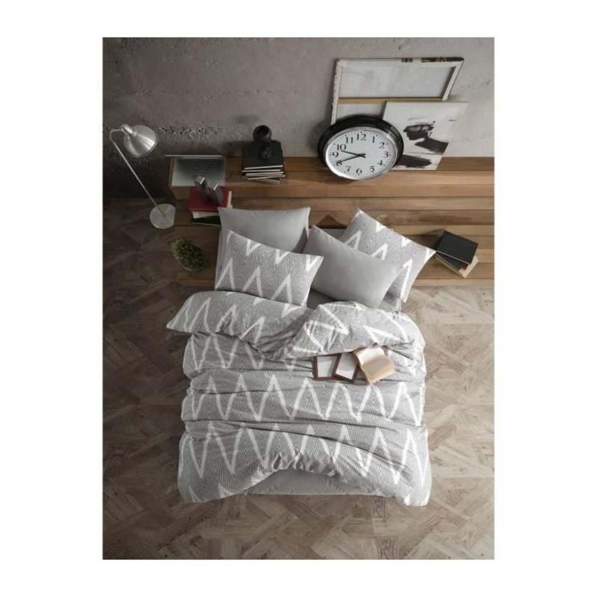 GENERIQUE Parure de lit - 1 housse de couette 220 x 240 cm + 2 taies d'oreiller 60 x 60 cm - 65% coton, 35% polyester - Gris