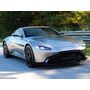 Voir la diapositive 2 : Smartbox Stage de pilotage : 2 tours sur le circuit de Haute Saintonge en Aston-Martin Vantage - Coffret Cadeau Sport & Aventure