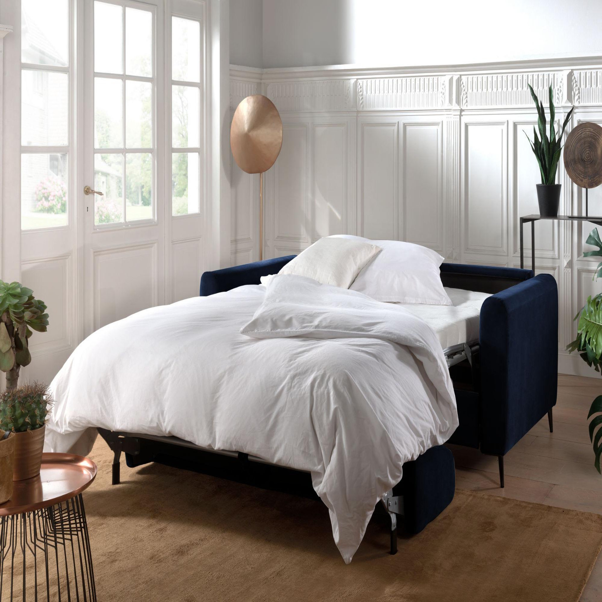 Voir la diapositive 3 : LISA DESIGN Owen - canapé 3 places convertible express couchage quotidien 140 cm matelas 12 cm en velours