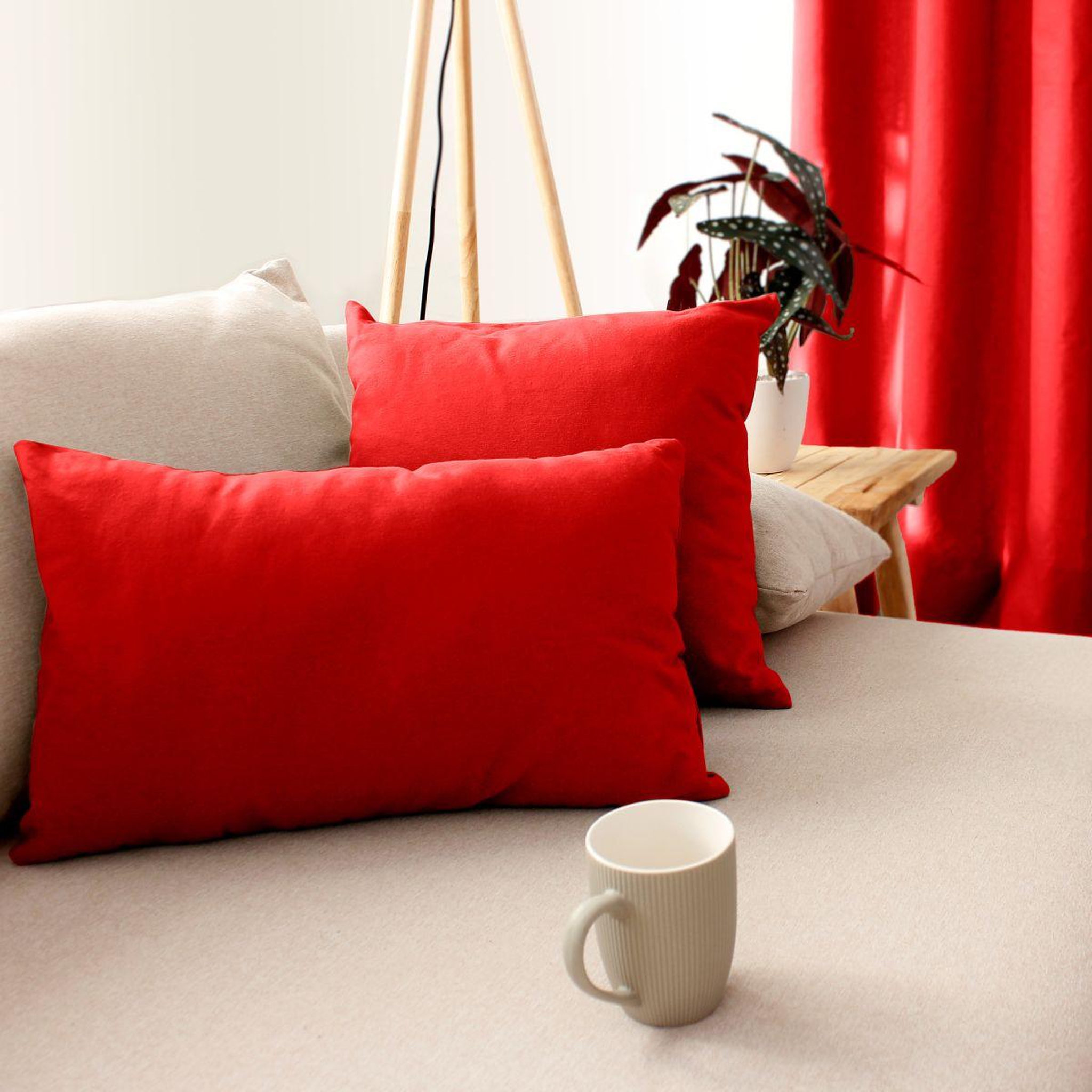 Voir la diapositive 2 : ENJOY HOME Coussin déco uni  panama  30x50cm rouge
