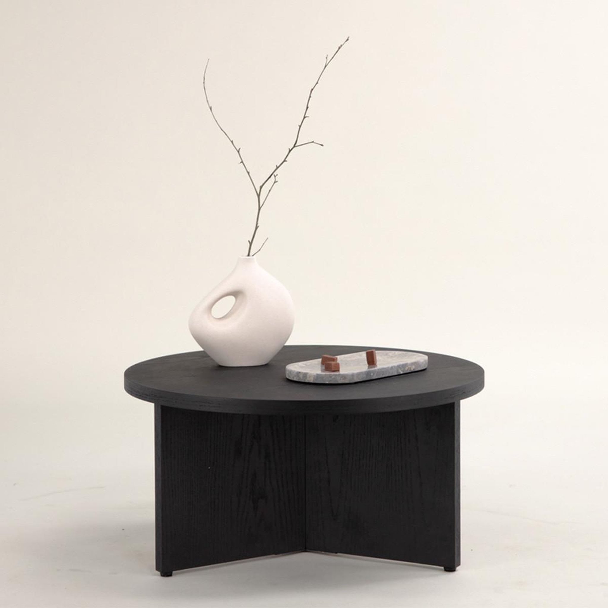 Voir la diapositive 6 : Paris Prix Table basse ronde  salto  85cm noir