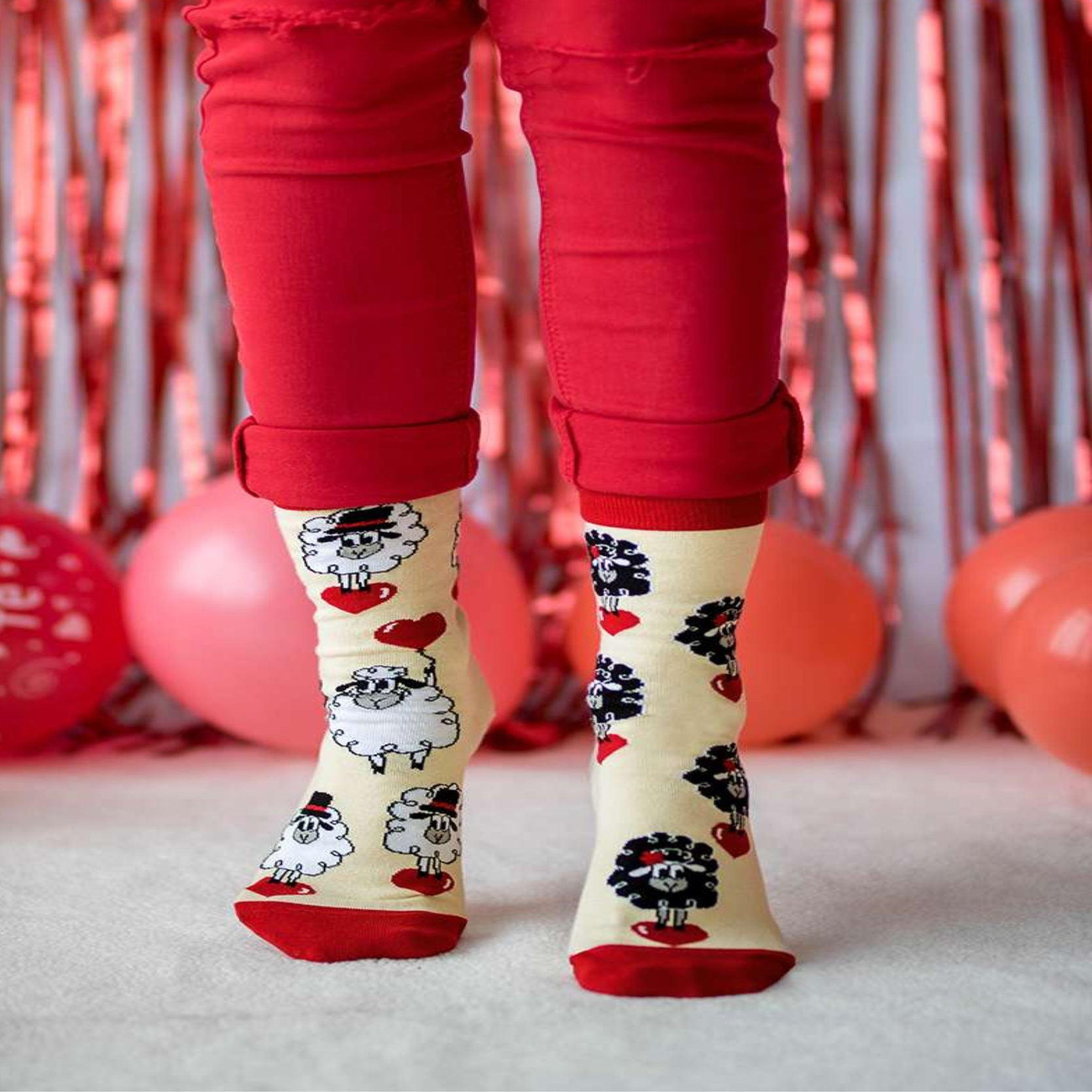 Voir la diapositive 3 : PIRIN HILL Chaussettes arty moutons amoureux - écrues