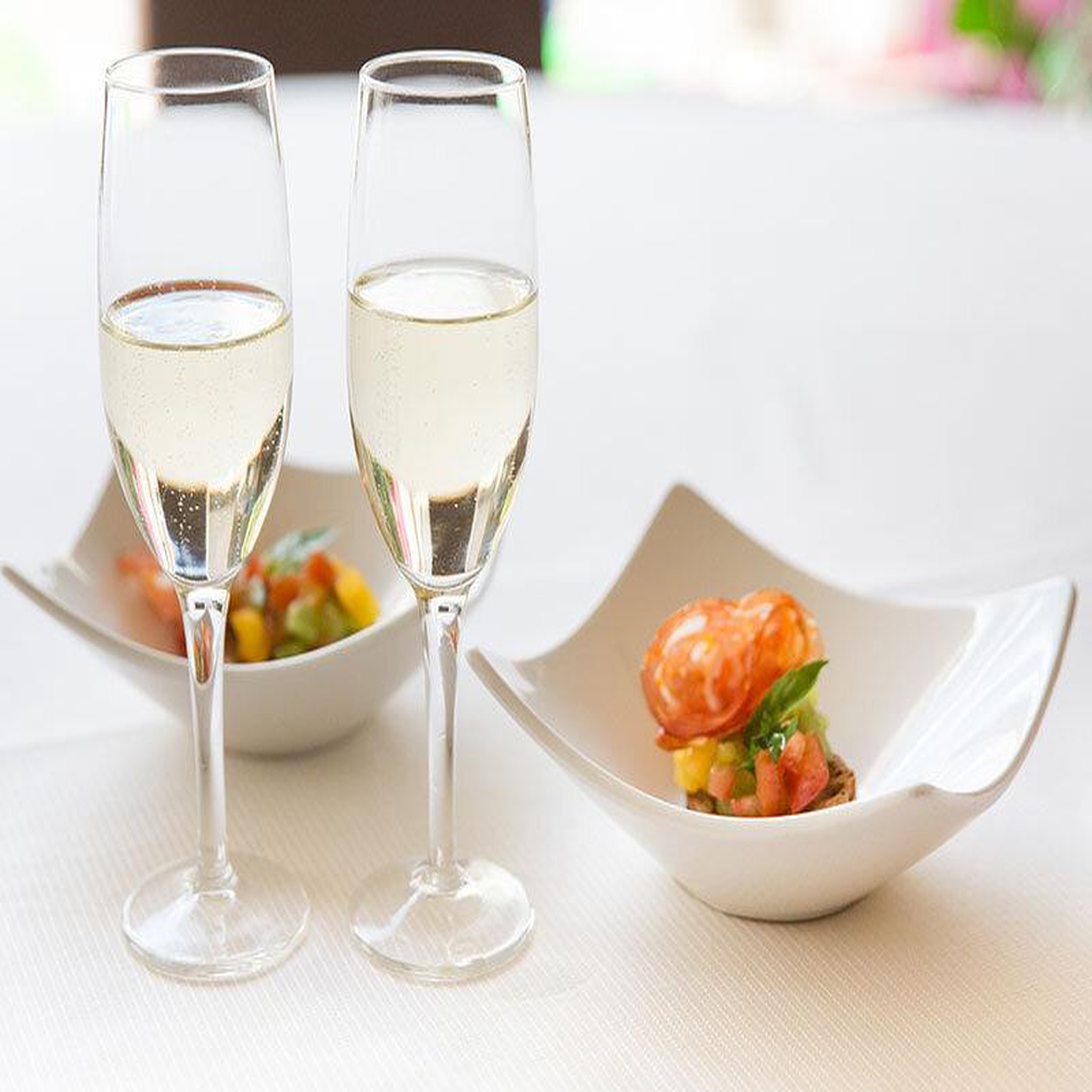 Voir la diapositive 4 : Smartbox 2 jours en alsace avec apéritif, crémant, visite de cave et dégustation de 5 vins - coffret cadeau séjour