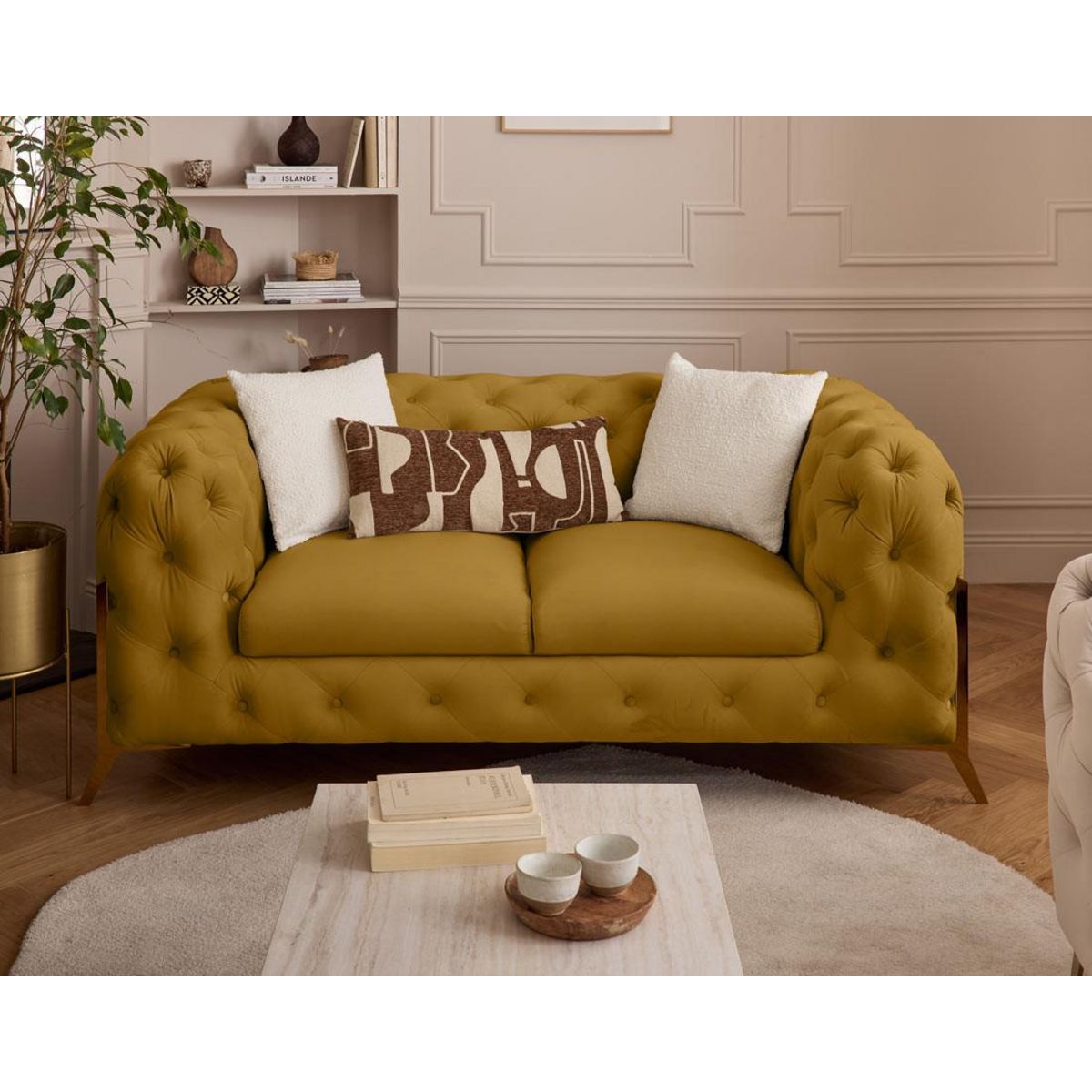 LISA DESIGN Camden - canapé 2 places chesterfield en velours - pieds en métal doré